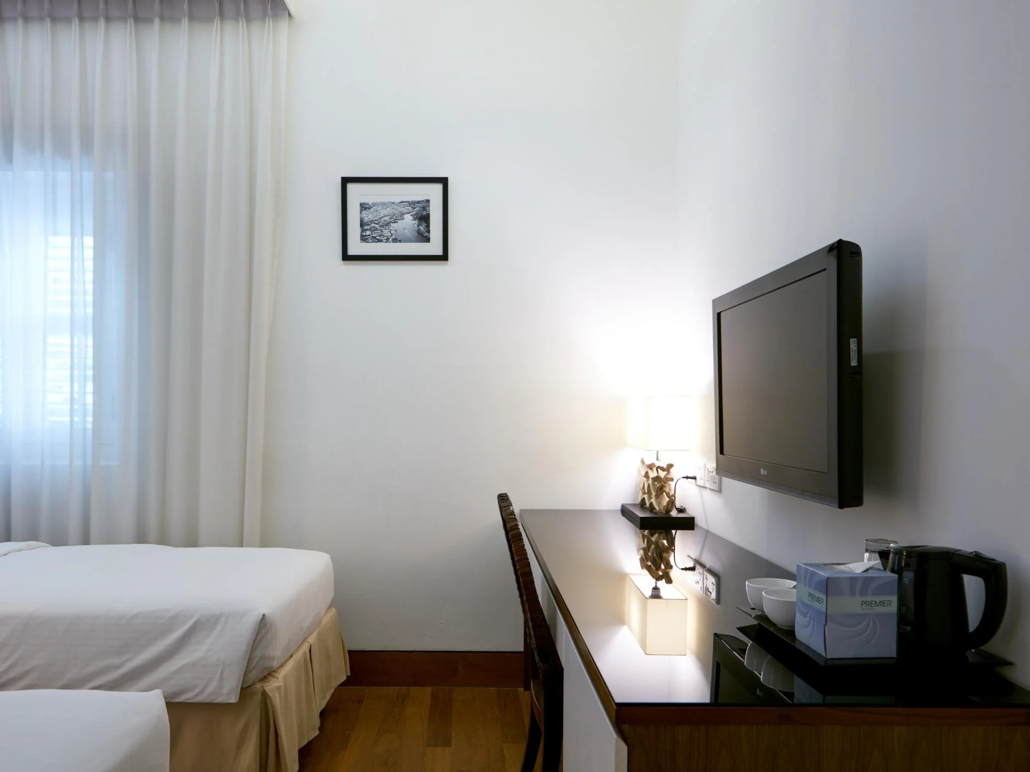 Standard Twin Room with work desk