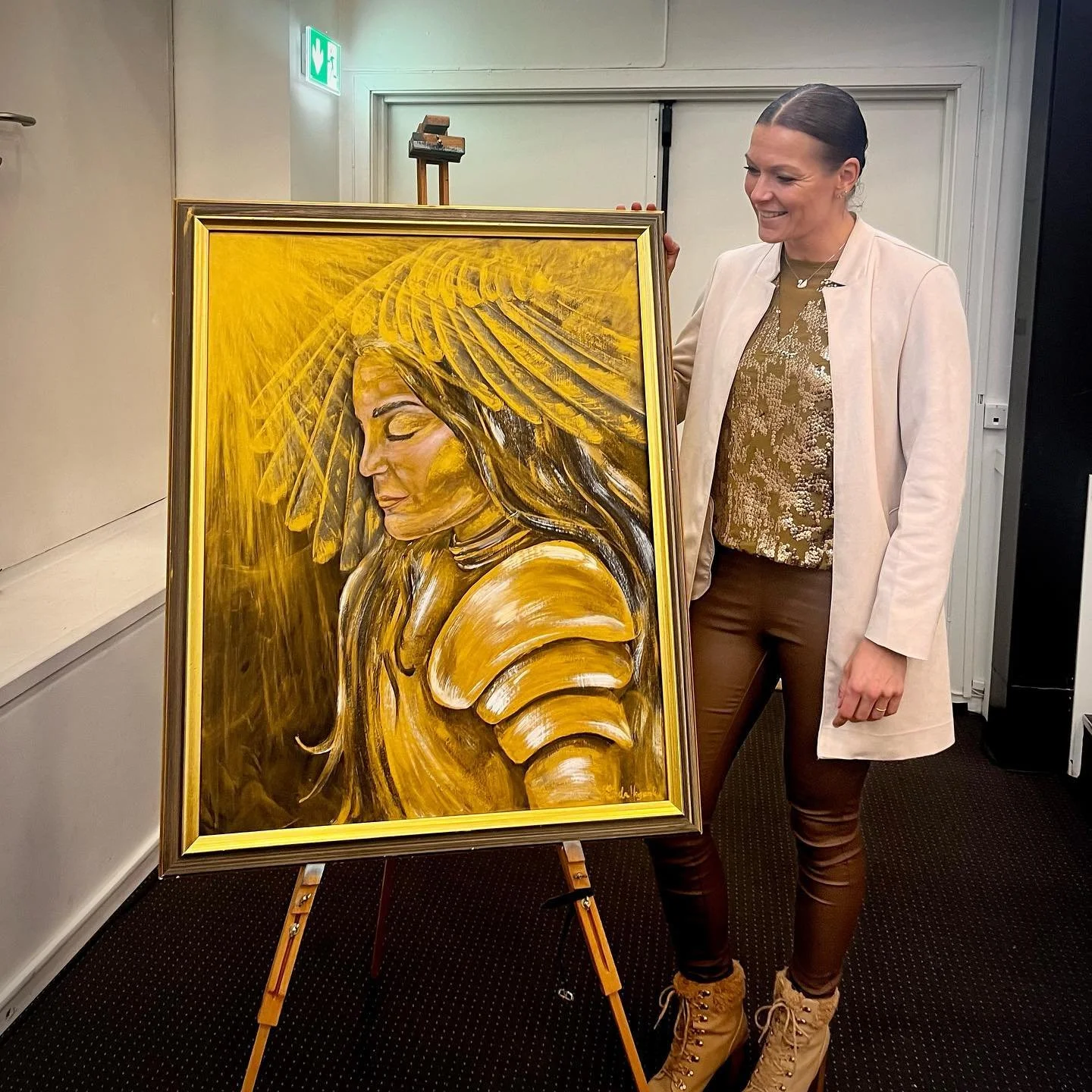 Idag og i morgen har jeg en liten kunstutstilling p&aring; Hauge Business Nettwork med bla mitt seneste maleri &laquo;Refuge under his wings&raquo; malt ut fra salme 91. 

#kunst #maleri #refuge #psalm91 #gudsfullerustning #armourofgod #underhisfeath