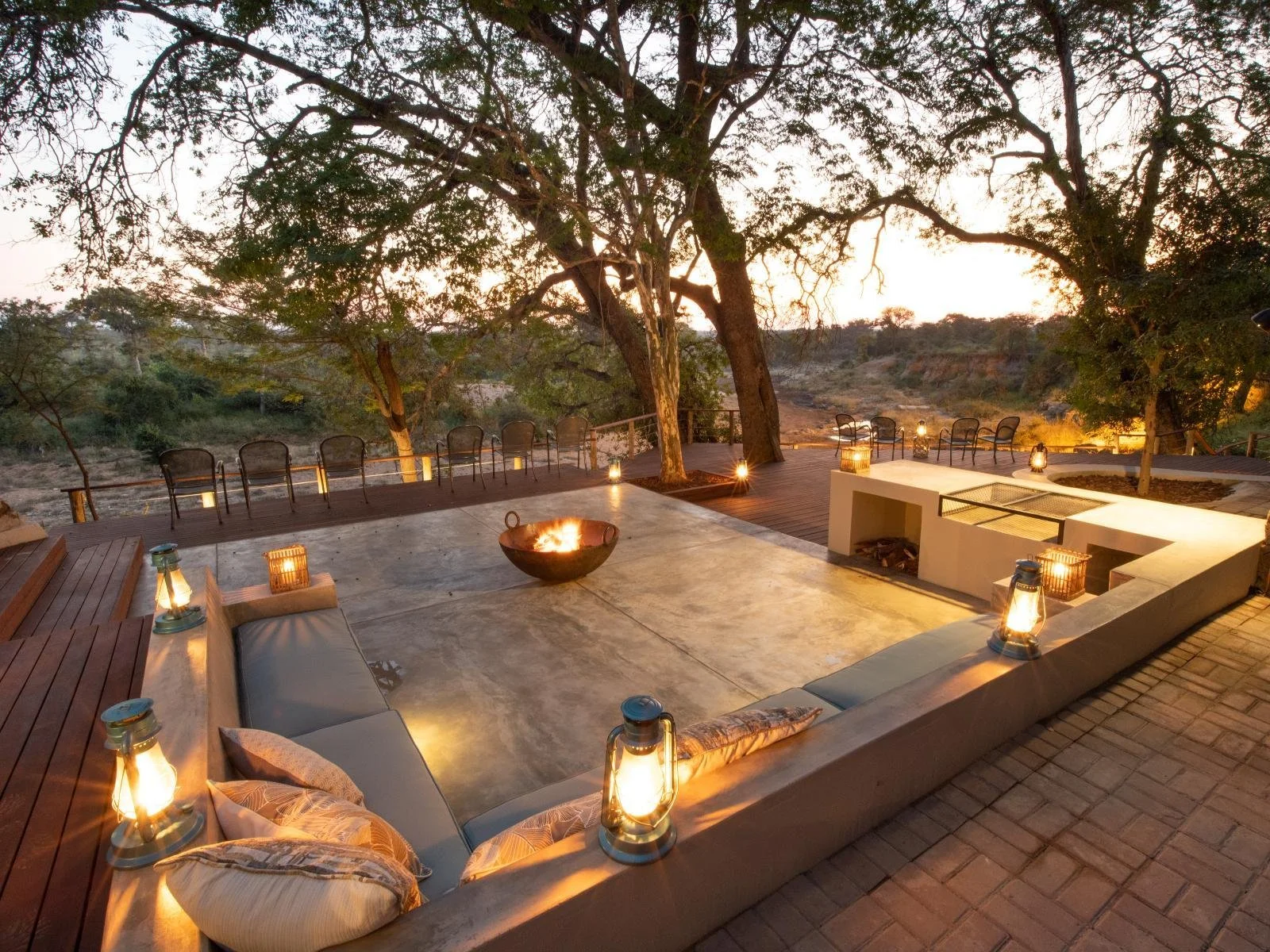 Nyala Safari Lodge - Fireplace
