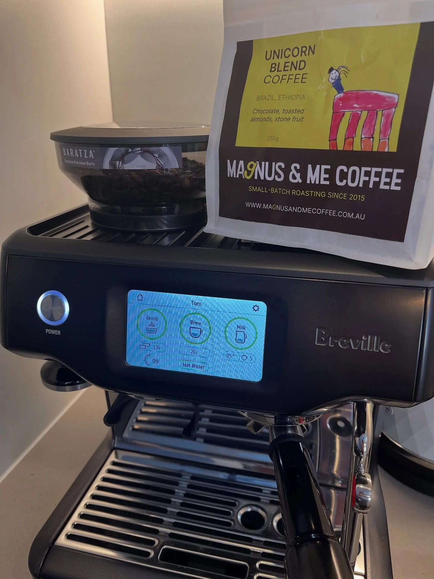 Love seeing Magnus &amp; Me coffee &lsquo;in the wild&rsquo;❤️ And what a gorgeous, sparkling, brand new machine 👌👌👌

#coffee #magnusandmecoffee #caffienefix