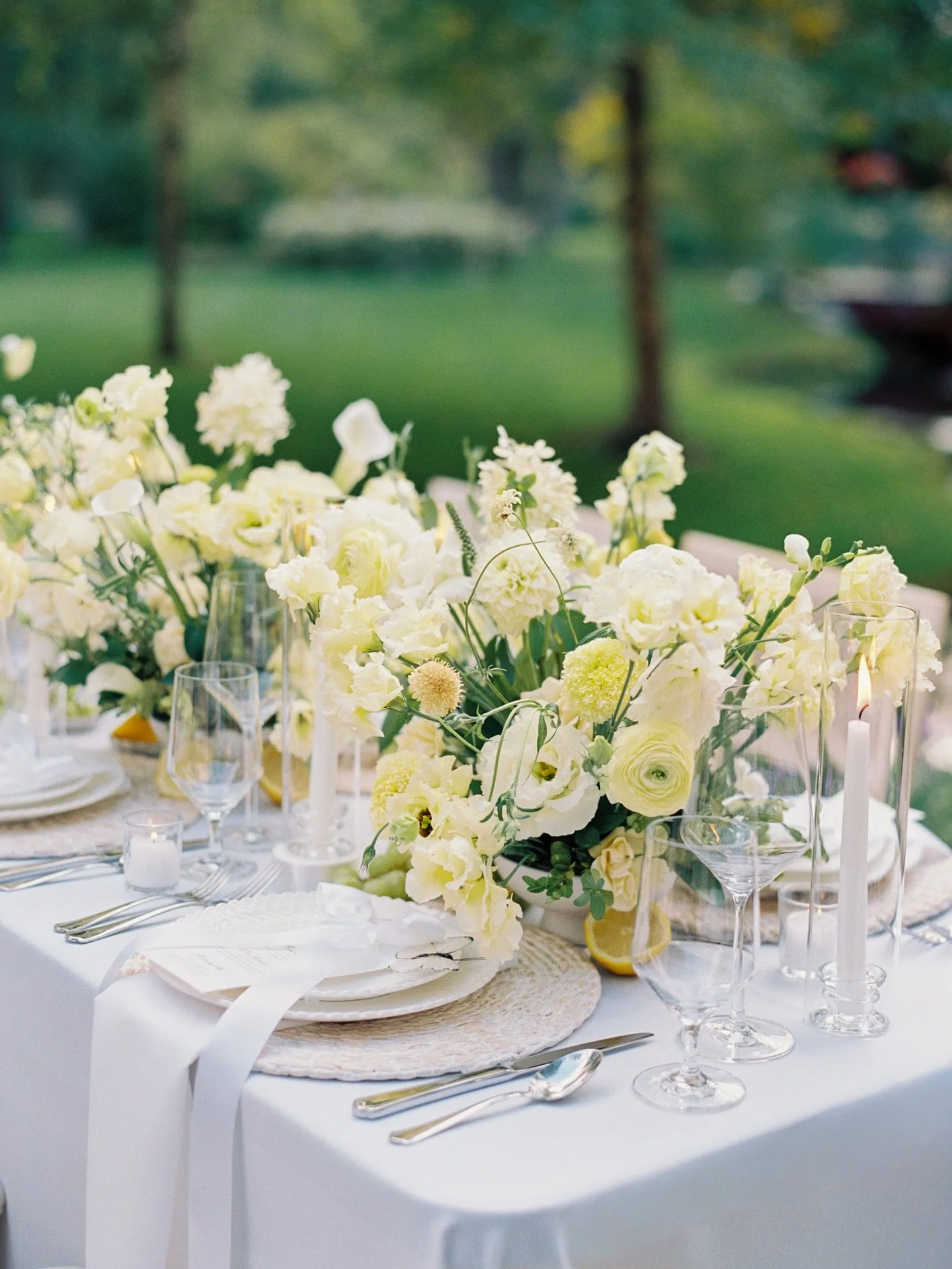 Reminiscing on this beautiful day 💛

Venue: @oceanasgardensco 
Photographer: @maryanncraddockphotography 
Florals: @elizabethroseflorals 
Rentals: @eventrents 
Calligraphy: @willowcourtcalligraphy 

#luxuryflorist #luxurycoloradoflorist #coloradoflo