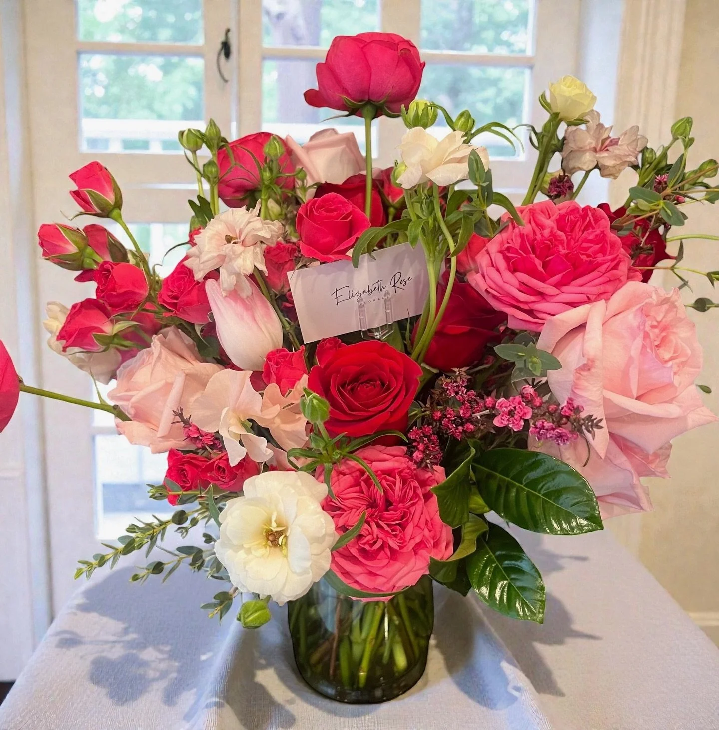 We love Valentine&rsquo;s Day - a day to celebrate all kinds of love! Bouquet orders are open for a limited time. Link in bio ❤️💕

#coloradovalentinesdaybouquet #valentinesdayflowers #valentinesdaybouquet