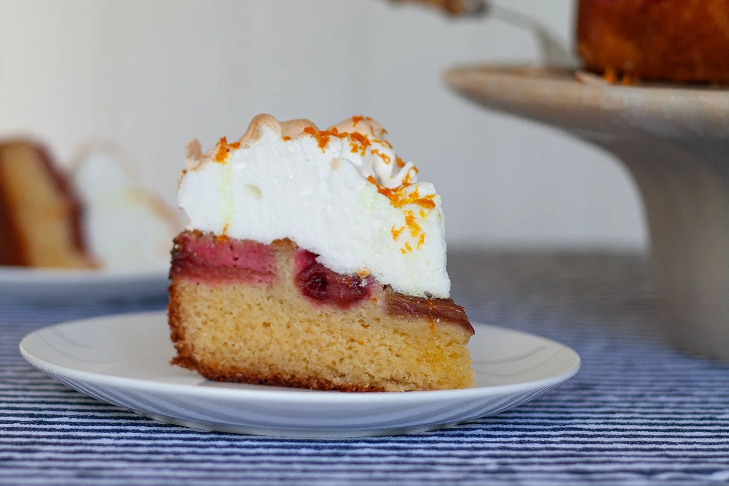 Toasted Meringue &amp; Rhubarb Cake