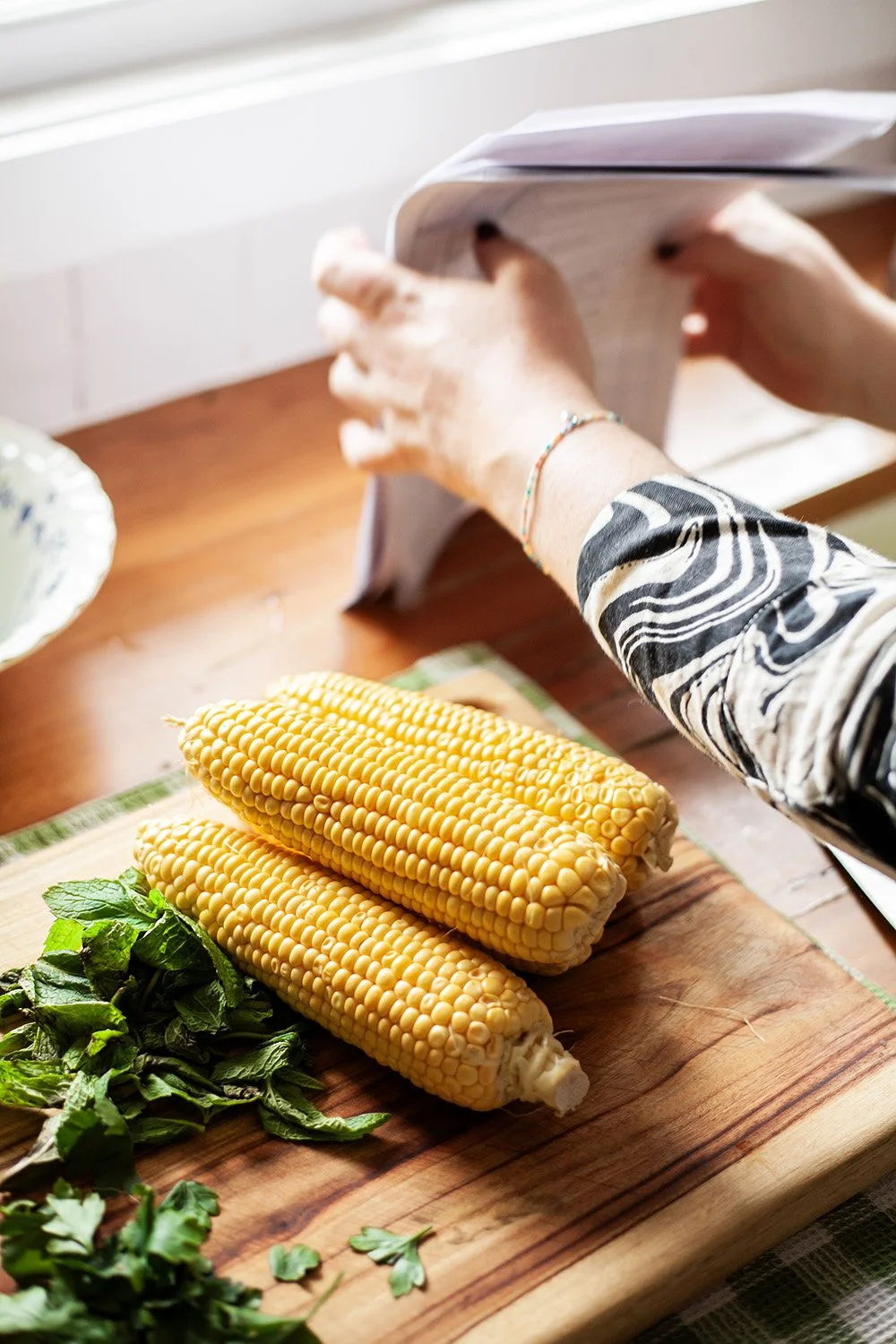 How to Plan a Dinner Party Menu From Scratch (Step by Step)