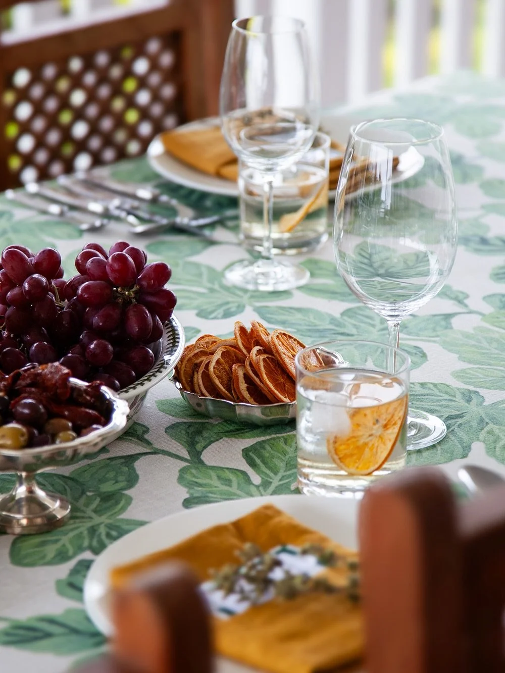 Spring is here 🌸🥂
It&rsquo;s time for getting people around the table again. The kind of day where someone brings wine in a basket, bare feet on the deck, and nobody checks the time until it&rsquo;s suddenly dark and someone has opened another bott