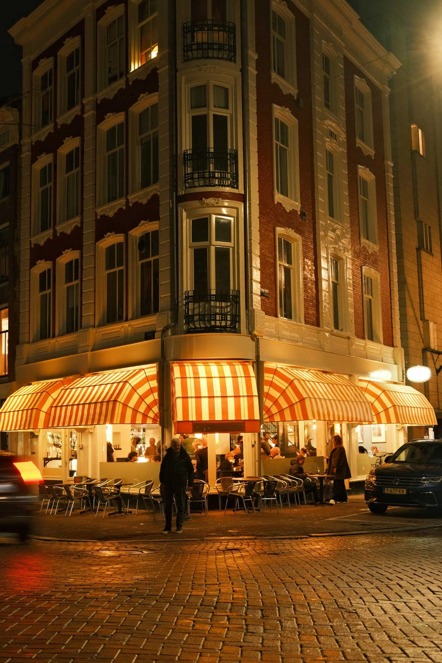 cafe-het-paleis-amsterdam-restaurant-dam-10.jpg