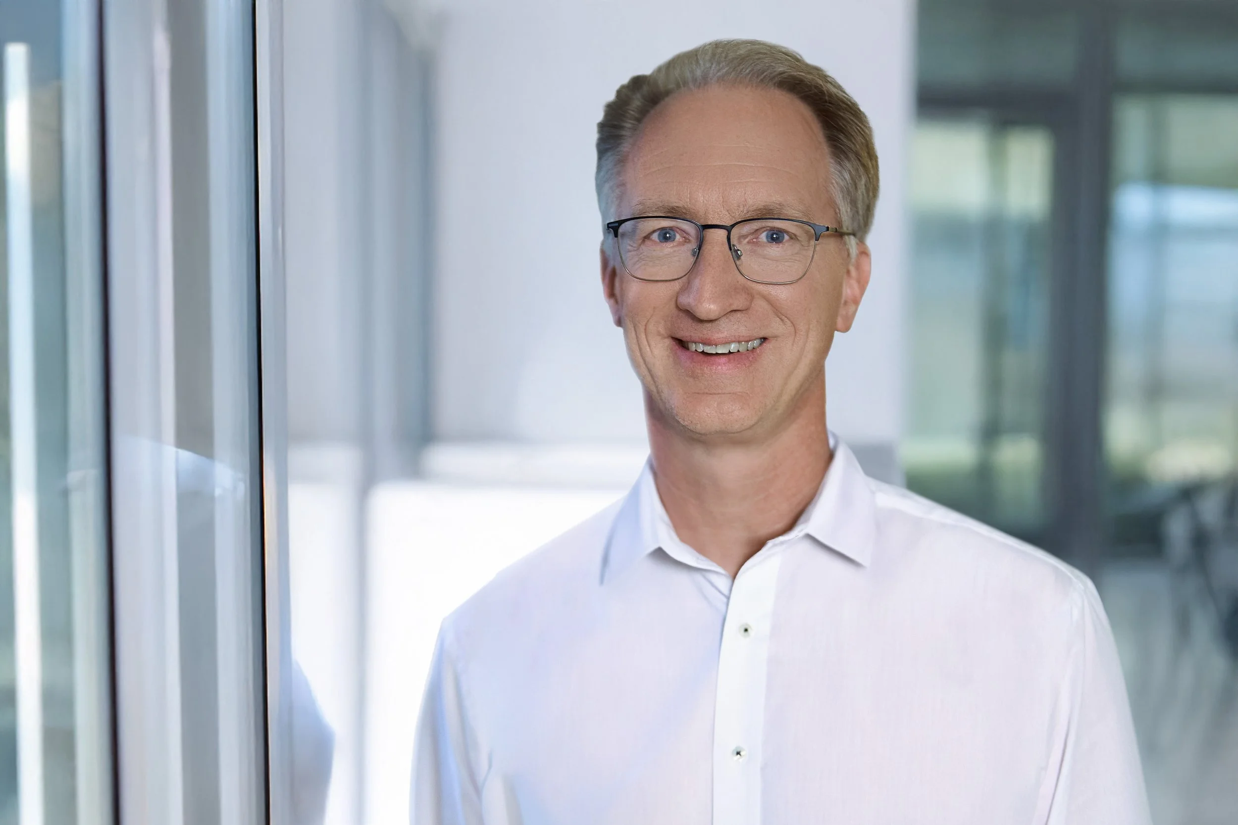 Paracelsus Kliniken schaffen neue CMO-Position: Dr. Philipp-Alexander Brand übernimmt medizinische Gesamtverantwortung für alle Akutkliniken