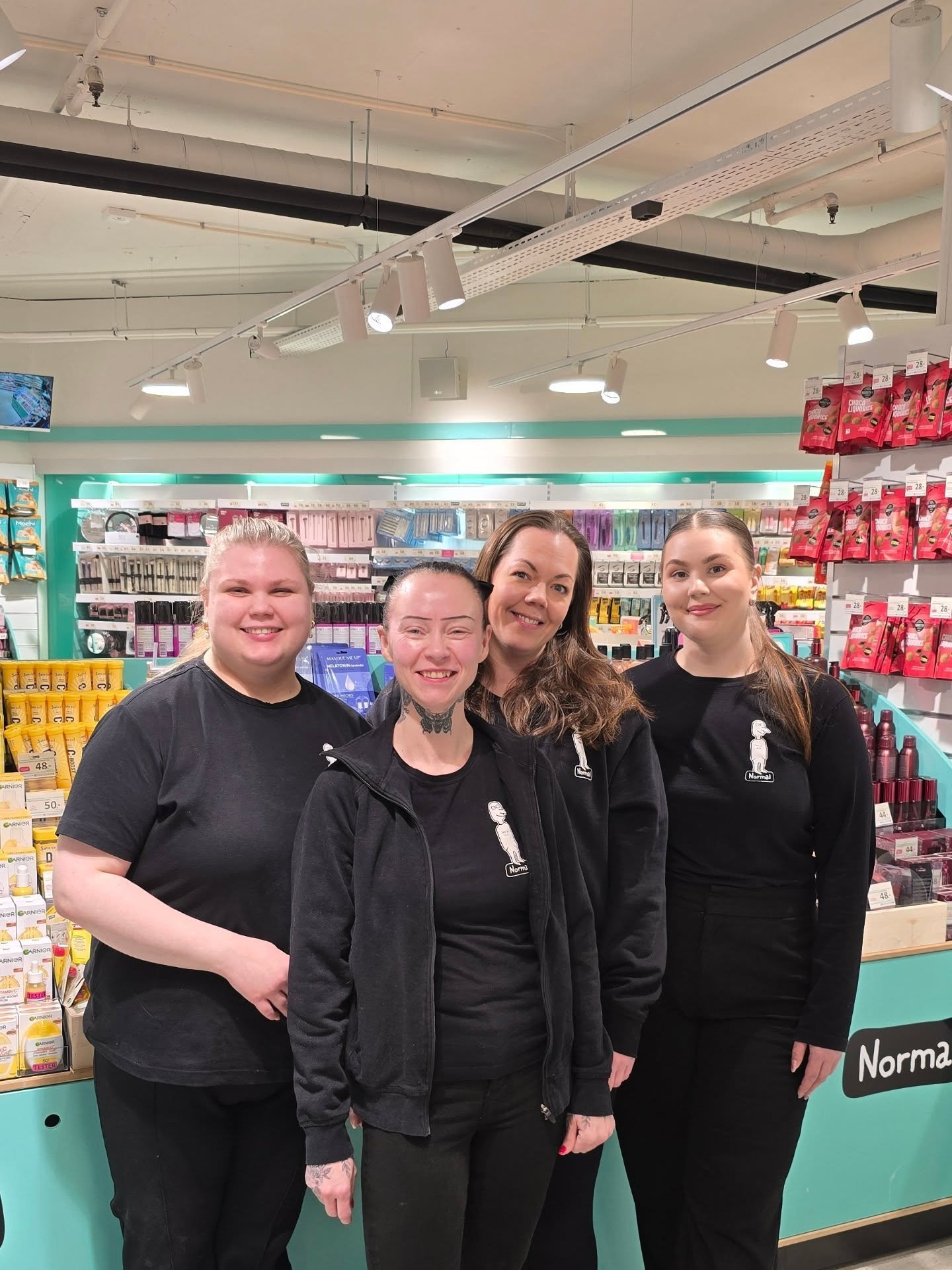 Vi gleder oss over &aring; &oslash;nske Normal &Aring;lesund Storsenter velkommen som nytt medlem i &Aring;lesund Sentrumsforening 🎉

Butikken der mange g&aring;r inn for &ldquo;bare &eacute;n ting&rdquo; &ndash; og kommer ut med en liten pose full 