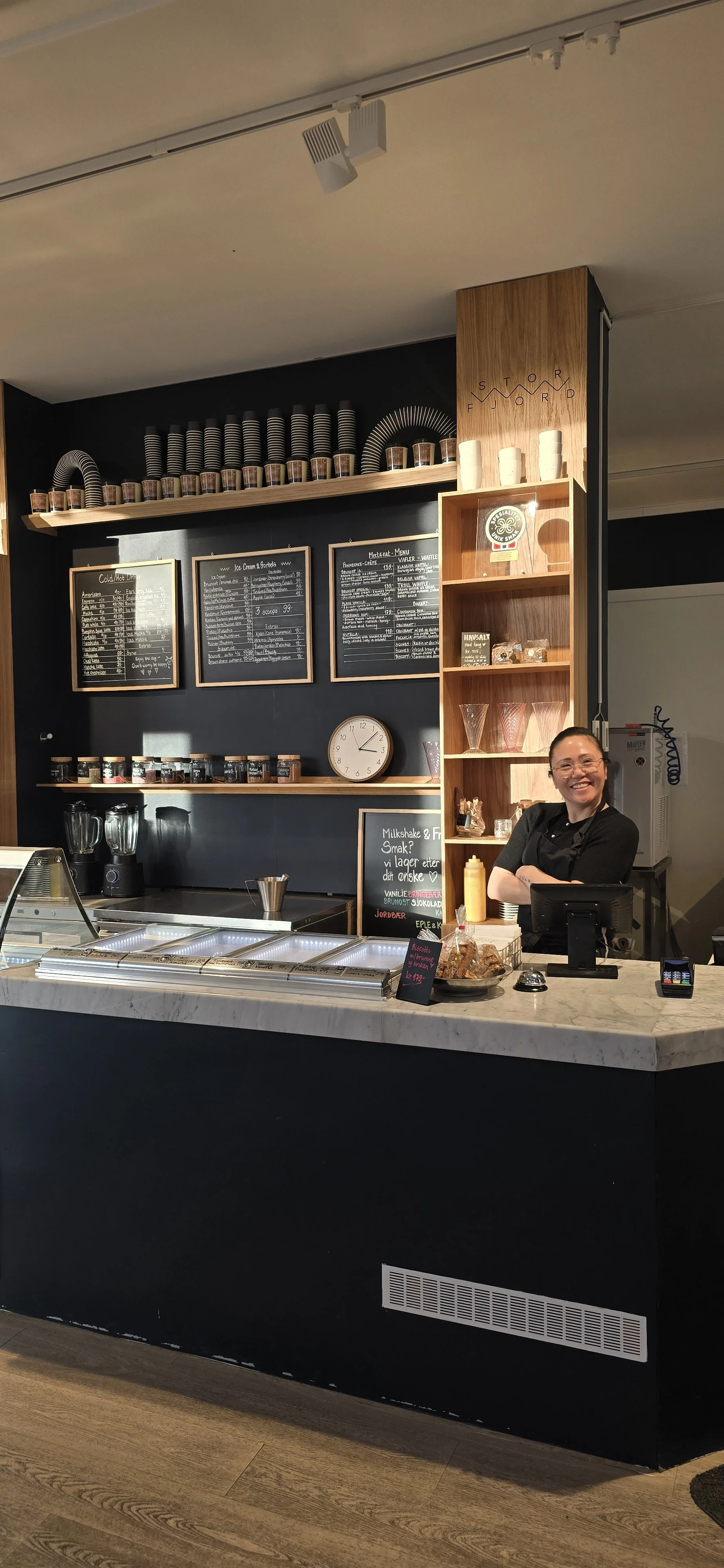 Storfjord Iskrem – ekte håndverk, varme smil og smaken av fjord og fjell