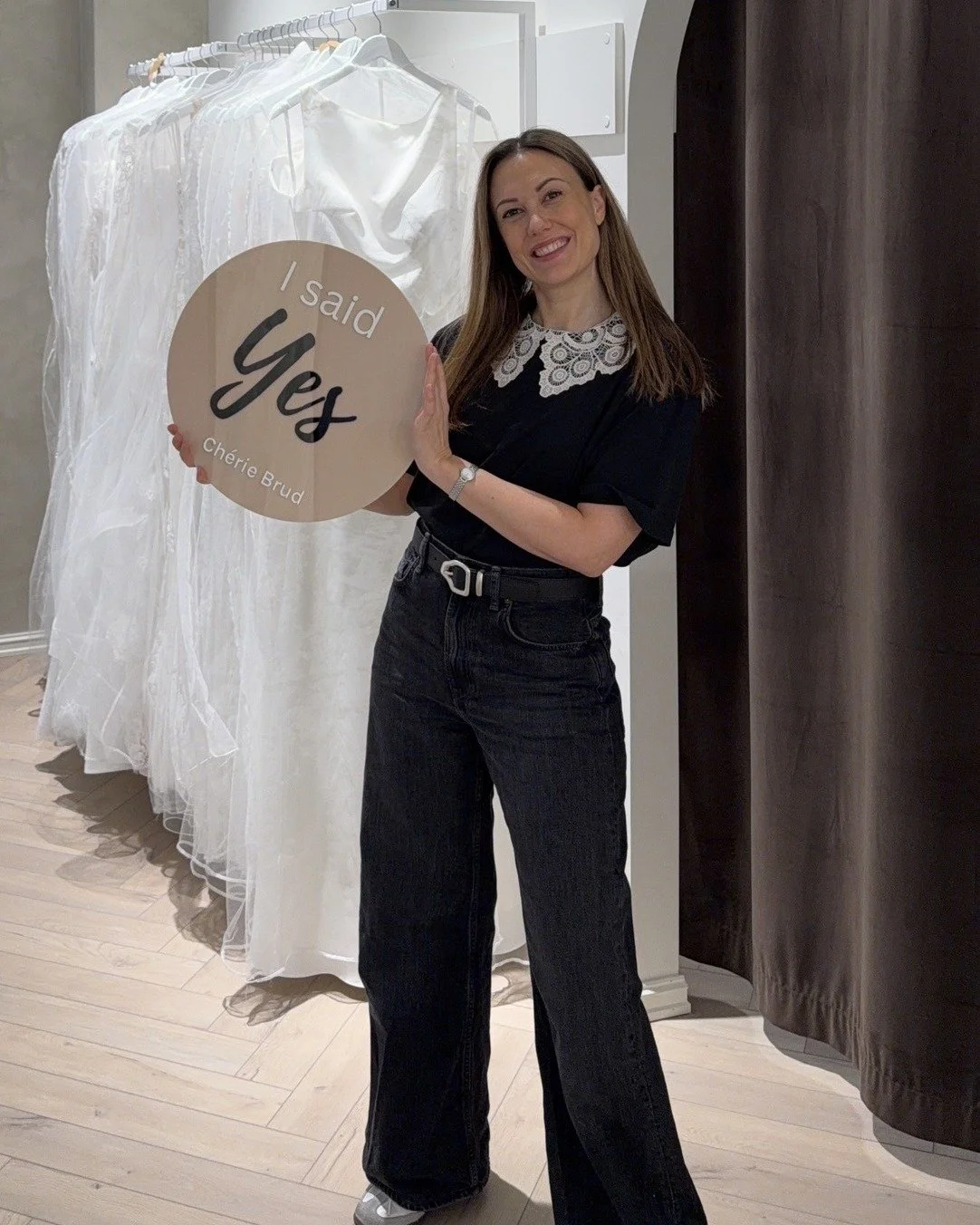 💍 Frieri p&aring; Valentinsdagen?

14. februar er kj&aelig;rlighetens dag &ndash; og kanskje blir det ogs&aring; dagen du sier ja? ❤️

Hos Cheri&eacute; Brud merkes det ekstra forventning i luften rundt Valentinsdagen. Timelistene fylles opp, og dag