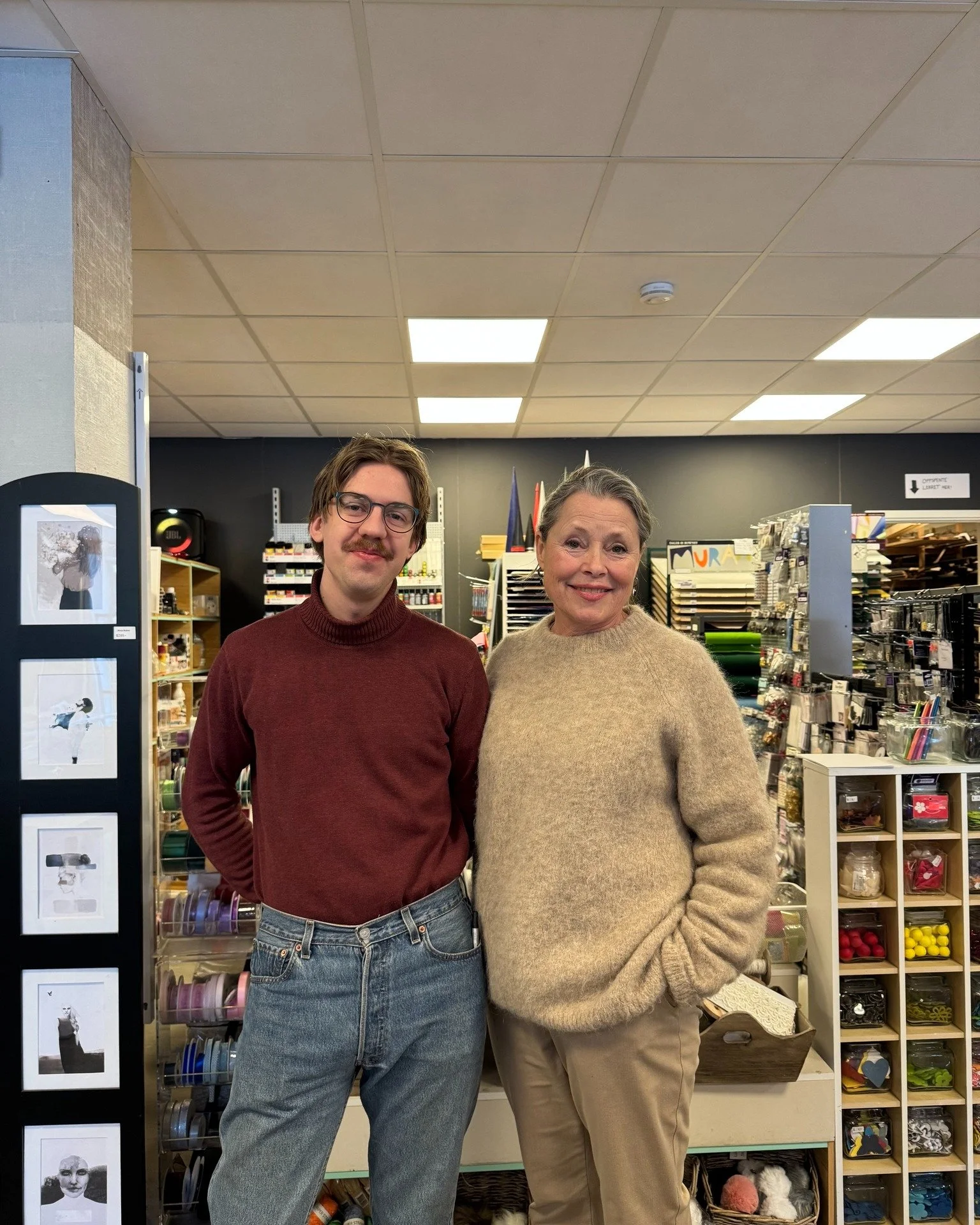 🎨✨ VINTERFERIE I SENTRUM? 

Hva med &aring; gj&oslash;re noe kreativt i vinterferien?

Hos Pigment kan b&aring;de sm&aring; og store stikke innom p&aring; drop-in Mal p&aring; keramikk 🖌️🫶

Ingen forkunnskaper trengs &ndash; bare lysten til &aring