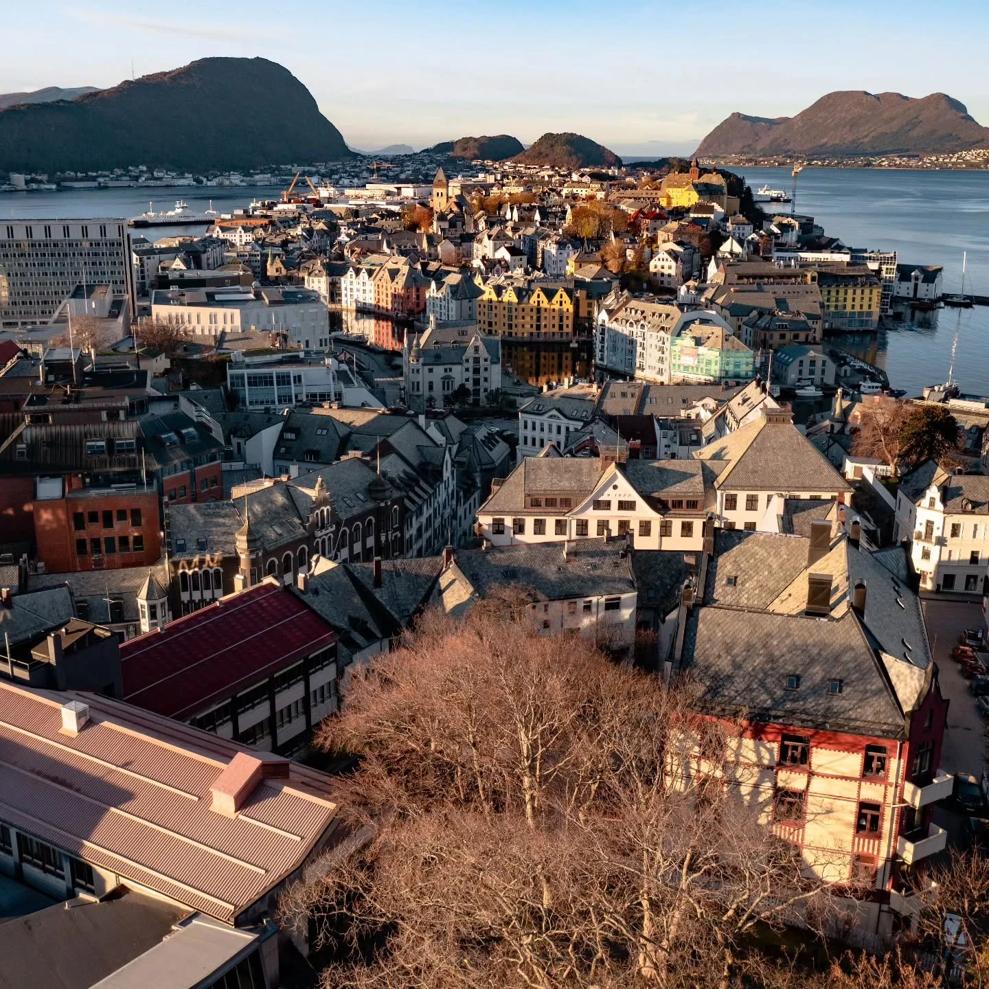 &Aring;lesund kommune inviterer til folkem&oslash;te 🌍

Tirsdag 24. februar inviteres du til folkem&oslash;te, hvor resultatene fra den nye t&aring;legrenseanalysen for turisme blir presentert. Analysen gir viktig innsikt i hvordan turismen p&aring;