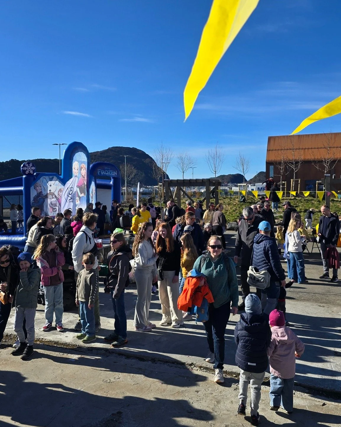 🎉 U.-KA. 2026 starter p&aring; torsdag!

Fra 12.&ndash;22. mars inviterer studentene ved NTNU i &Aring;lesund til U.-KA., en festival fylt med kultur, konserter og aktiviteter som skaper liv i byen 💃

Et av h&oslash;ydepunktene er Familiedagen 14. 