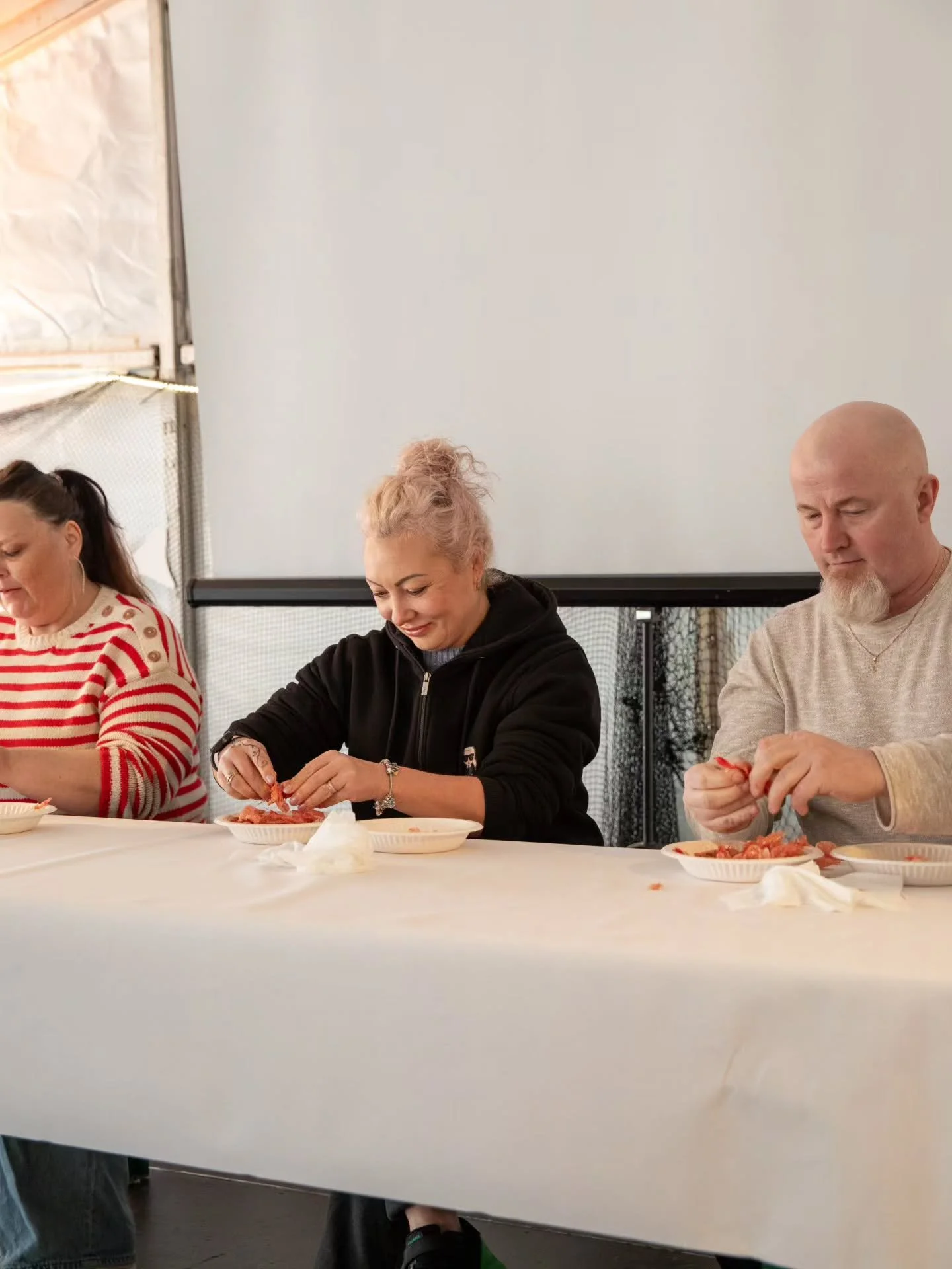 🦐 Vil du bli &Aring;lesunds neste rekepillemester?

Meld p&aring; deg selv &ndash; eller en du vet elsker reker!

Under &Aring;lesund Sj&oslash;matfestival arrangeres den legendariske rekepillekonkurransen, der det gjelder &aring; pille flest mulig 