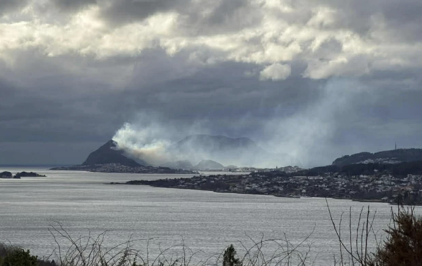 Torsdagskvelden: Brannen på Sukkertoppen, beredskap og tillitssamfunnet