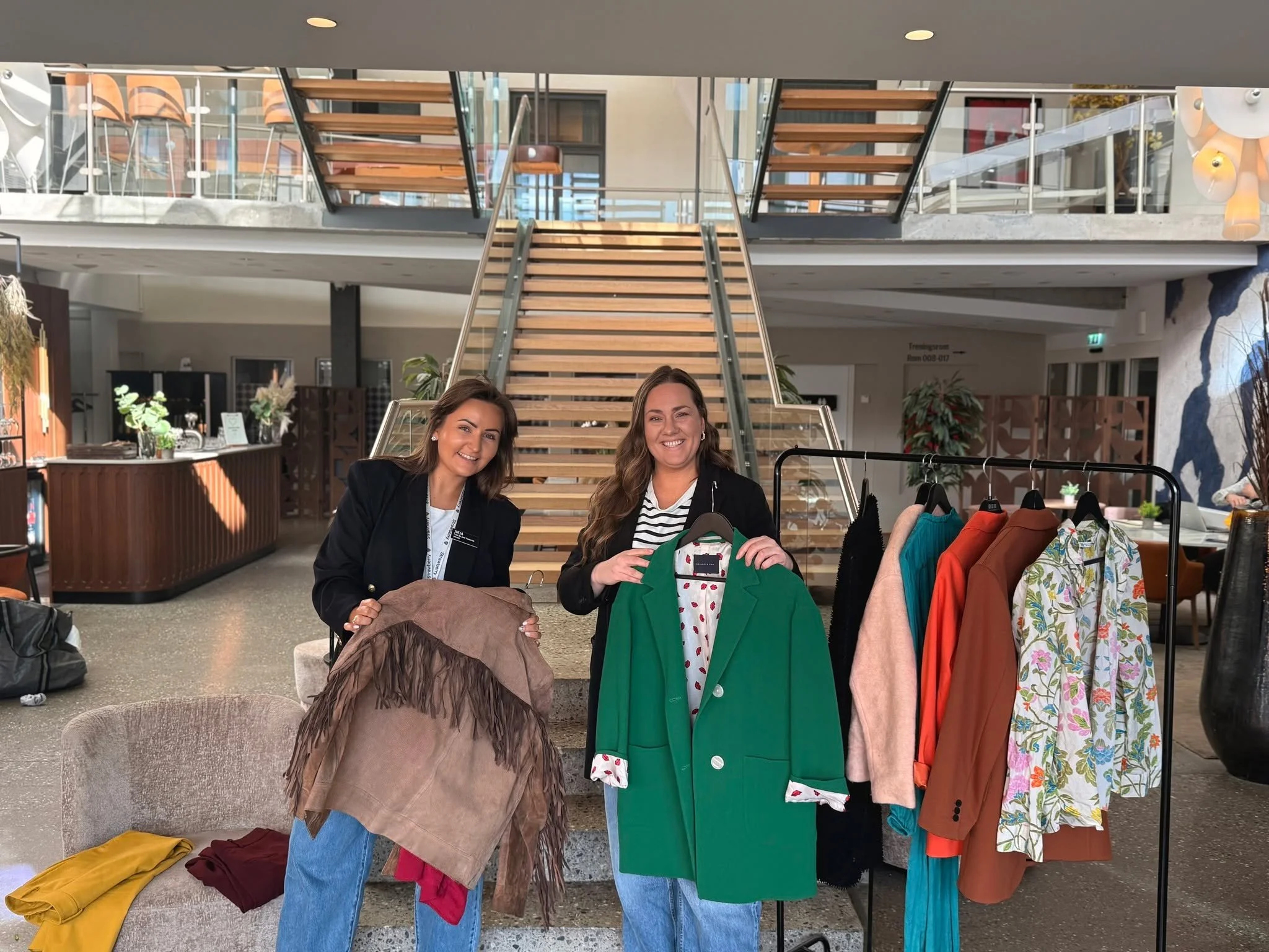 ♻️ Klar for en helt ny type shoppingdag?

L&oslash;rdag 18. april inviterer Quality Hotel Waterfront til &ldquo;Den store Klesbyttedagen&rdquo; &ndash; en dag fylt med gjenbruk, gode funn og skikkelig god stemning 💚

Her kan gamle favoritter f&aring