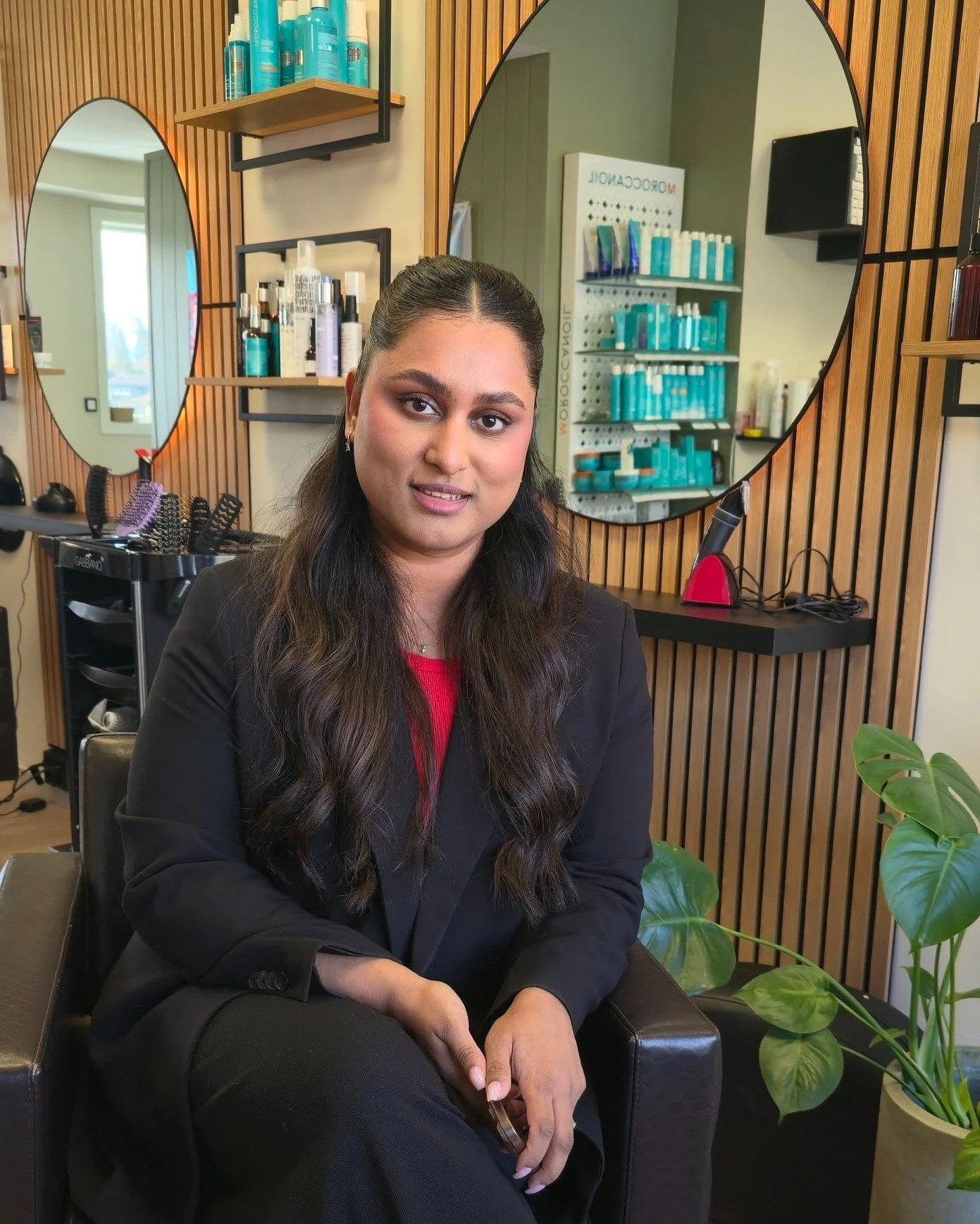 ✨ Bli bedre kjent med Archana, v&aring;rt nyeste medlem i fellesskapet 🌟

Fra hobby til egen bedrift &ndash; og n&aring; med base i &Aring;lesund 🙌
Historien til Archana er en p&aring;minnelse om hva som skjer n&aring;r lidenskap f&aring;r vokse ov