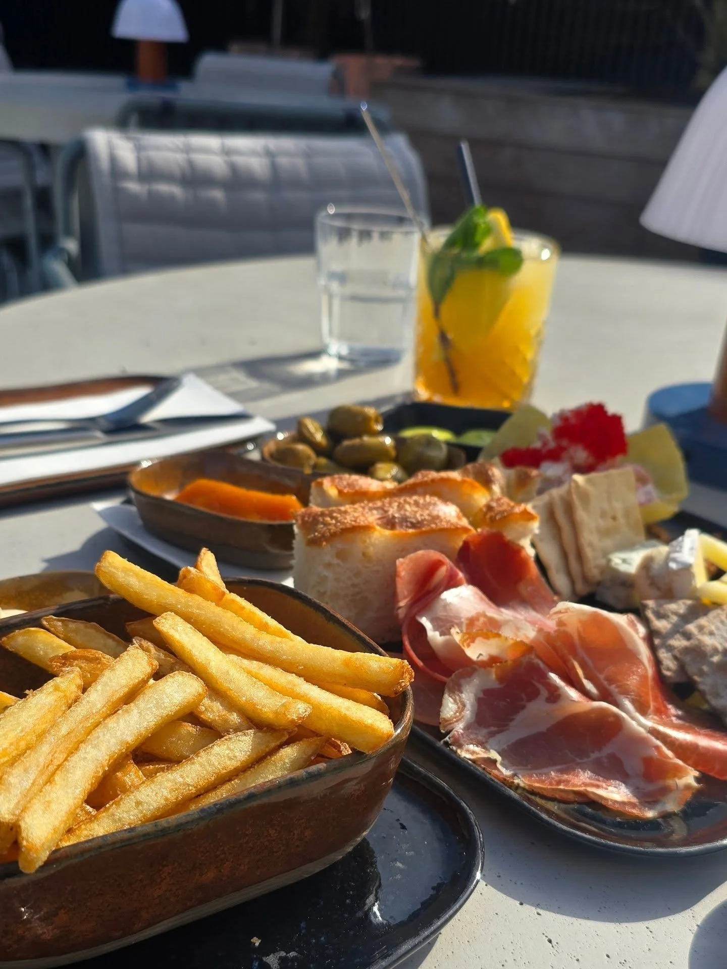 Hva med en deilig lunsj i byen i dag? Sola skinner og vi kjenner endelig at v&aring;rsola varmer 🌸