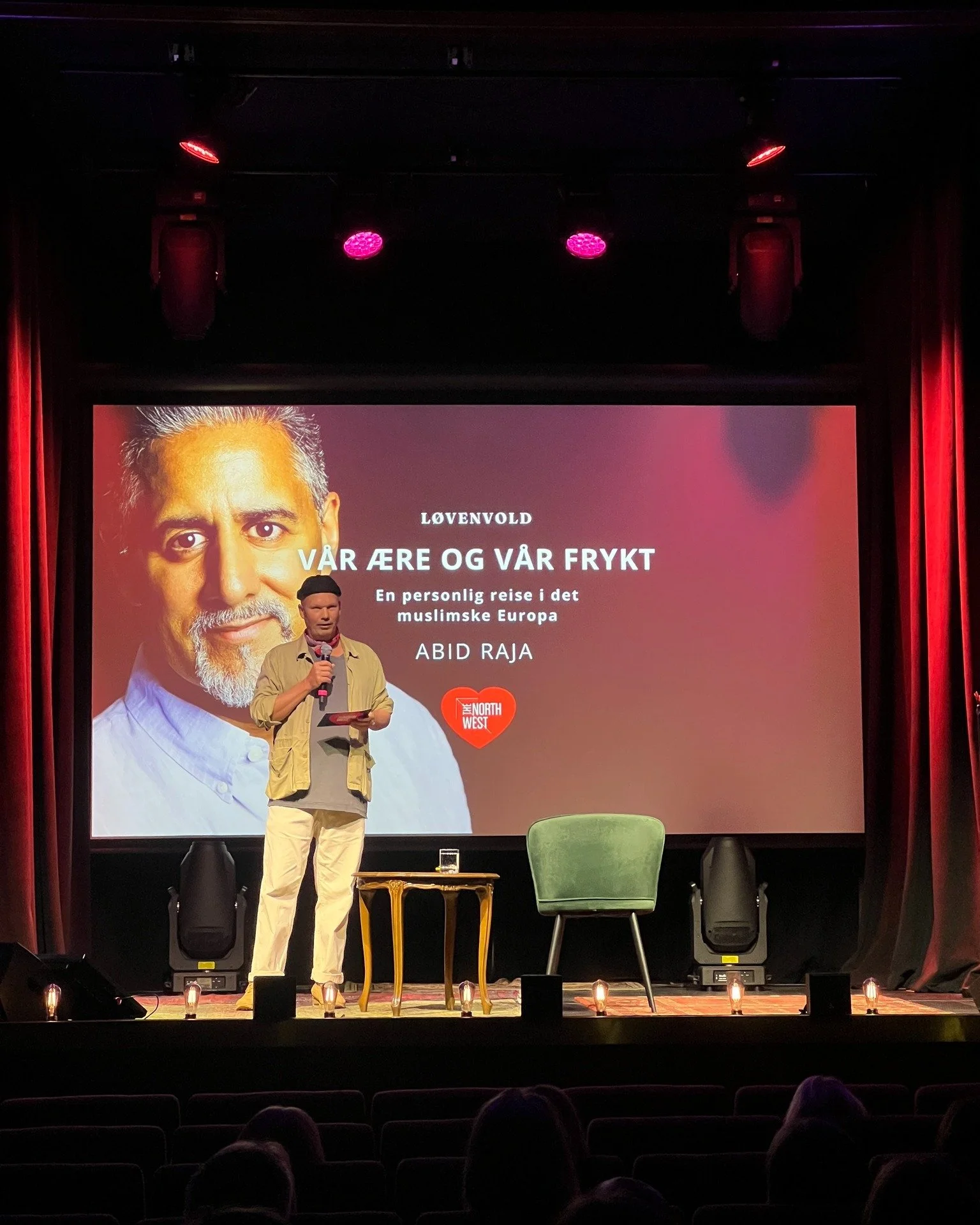 ✨ Neste uke er det klart for The North West ❤

Gj&oslash;r deg klar, &Aring;lesund! Tre dager med sterke historier, dagsaktuelle tema og samfunnssamtaler som virkelig betyr noe venter 🙌

Dette er arenaen for nye perspektiver, gode diskusjoner og m&o