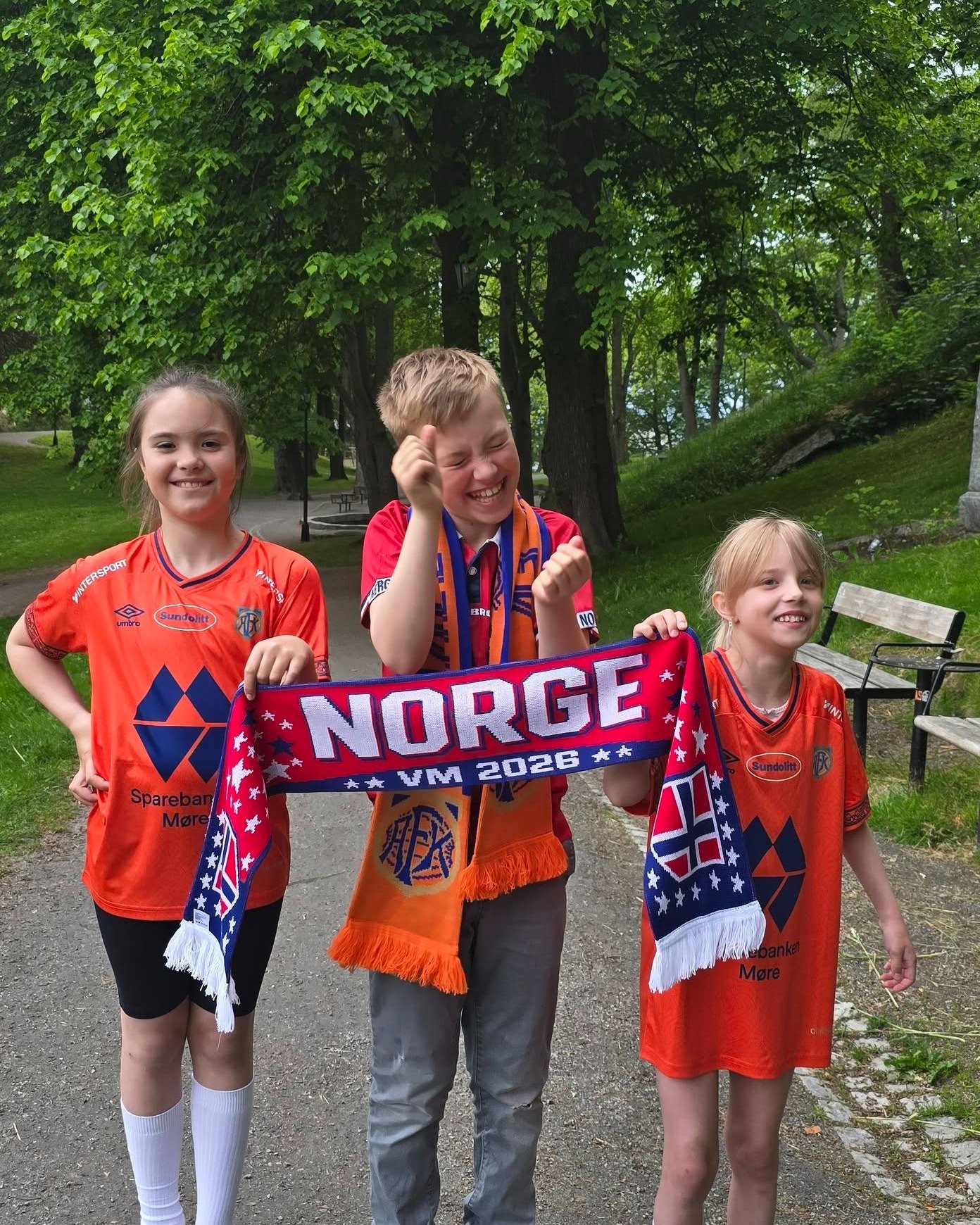 ⚽️ 11. juni starter fotball-VM &ndash; og vi er klare for &aring; heie fram Norge!

Et VM med Norge p&aring; banen er ikke hverdagskost. Derfor inviterer vi hele byen til &aring; bli med p&aring; fotballfest n&aring;r de norske herrene spiller sine V
