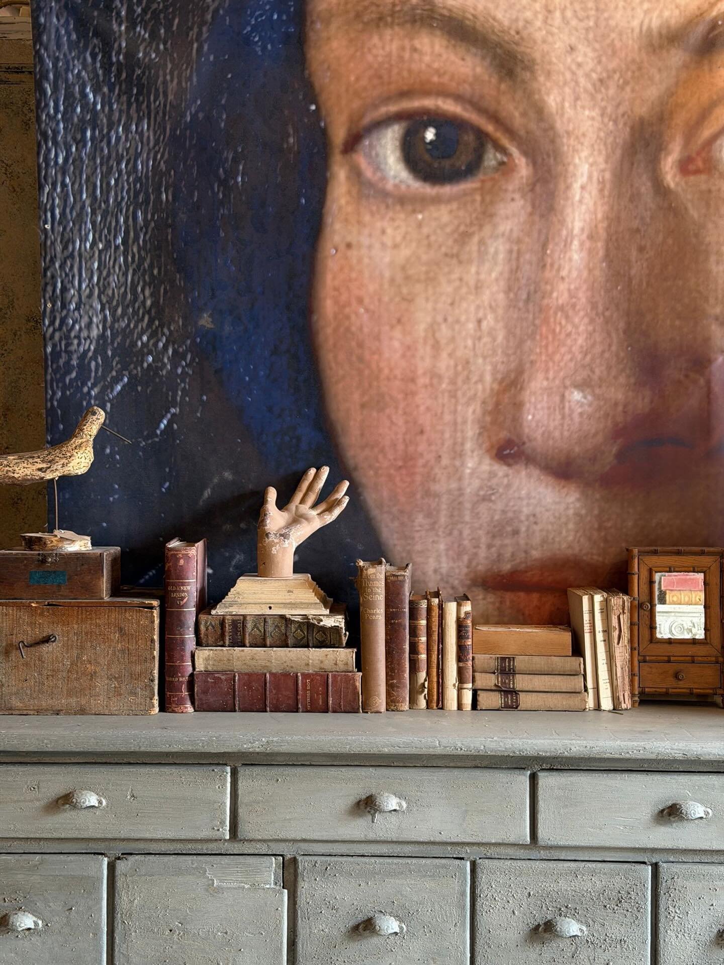 We are open this week as normal (Wednesday to Saturday 10-4)with the gorgeous @an_acre_of_land minding the shop. She also has a rail of her clothes with her and there&rsquo;s currently an offer for the blueprint range now on! 

#interiordesign #frenc