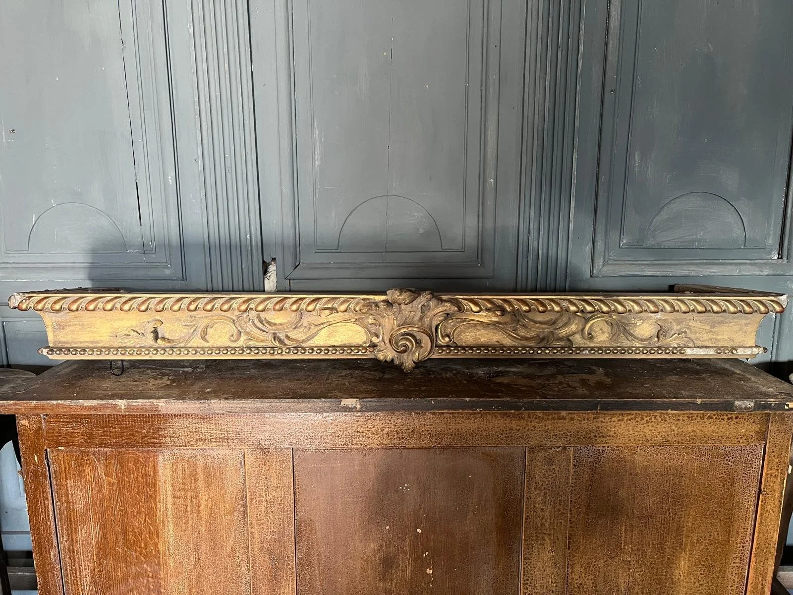 Gilt pediment(2).jpg