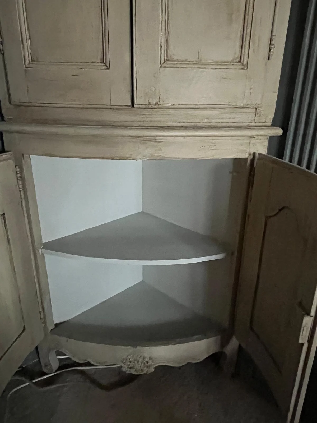 Corner cupboard(3).JPG