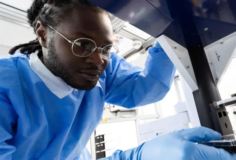 £20m robotic laboratory to accelerate development of new drugs and vaccines