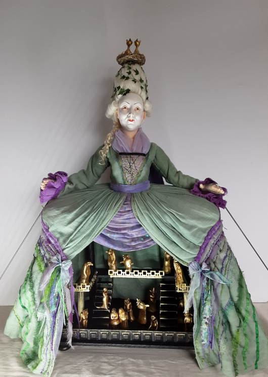 Mrs Thackeray ( gold interior) 
