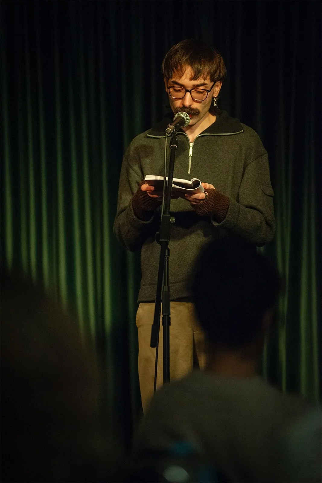 João, reading either Sino de Vergonha or Last Believer (he did both)