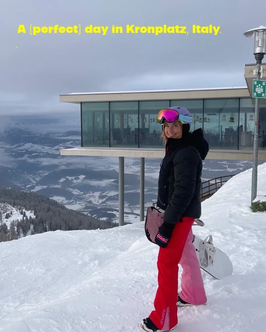 Ad. For our final day in South Tyrol @suedtirol.official we headed up to @kronplatz @my.dolomiti for some snowboarding. 🏂 What a great ski area - it&rsquo;s vast, with 121 km of slopes including 5 black slopes (one of which is a FIS World cup slope)