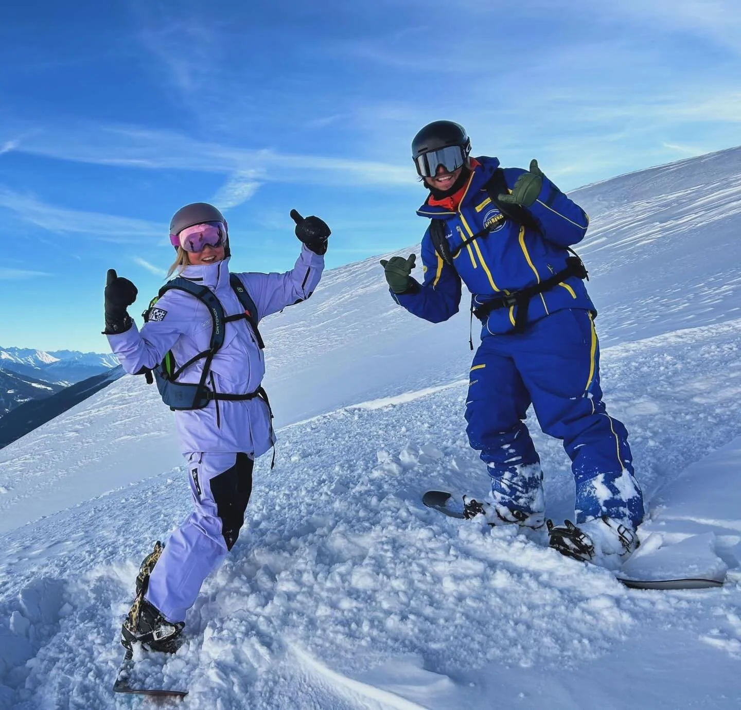 I want to give a huge shout-out to the best ski school in @stantonamarlberg - @skischulearlberg 💫💙❄️🏂🎿

They&rsquo;ve been sponsoring &amp; supporting the women&rsquo;s ski and snowboard trips I host with @kalumaski and honestly, we couldn&rsquo;