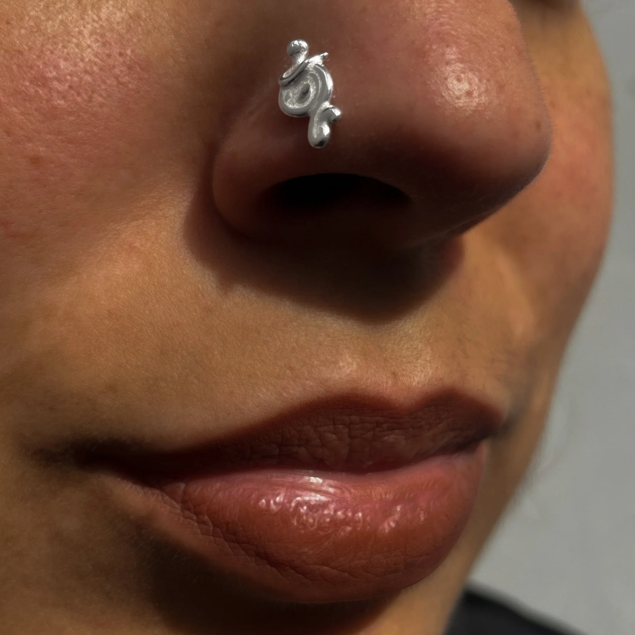 NOSE STUD SPIRAL 003