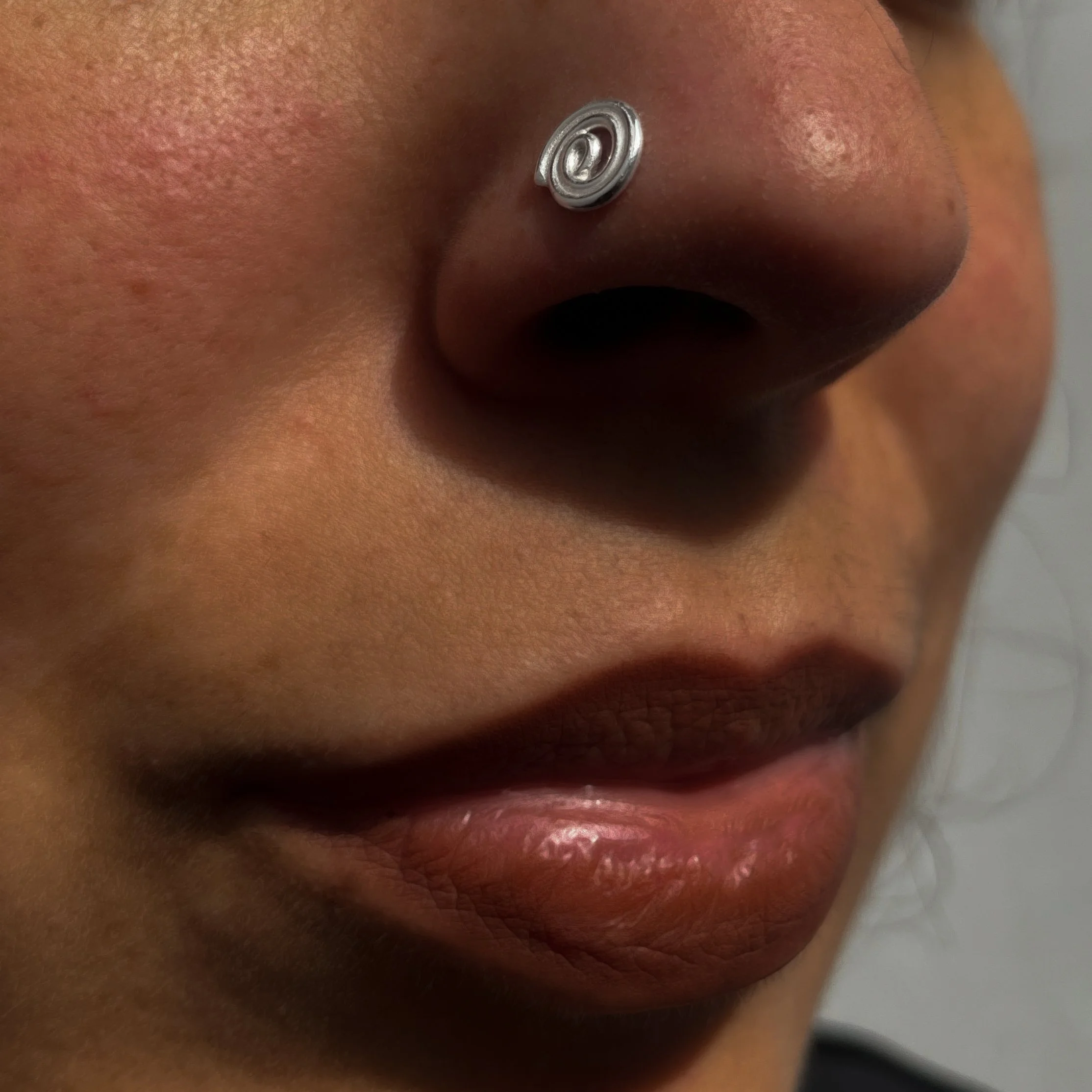 NOSE STUD SPIRAL 001