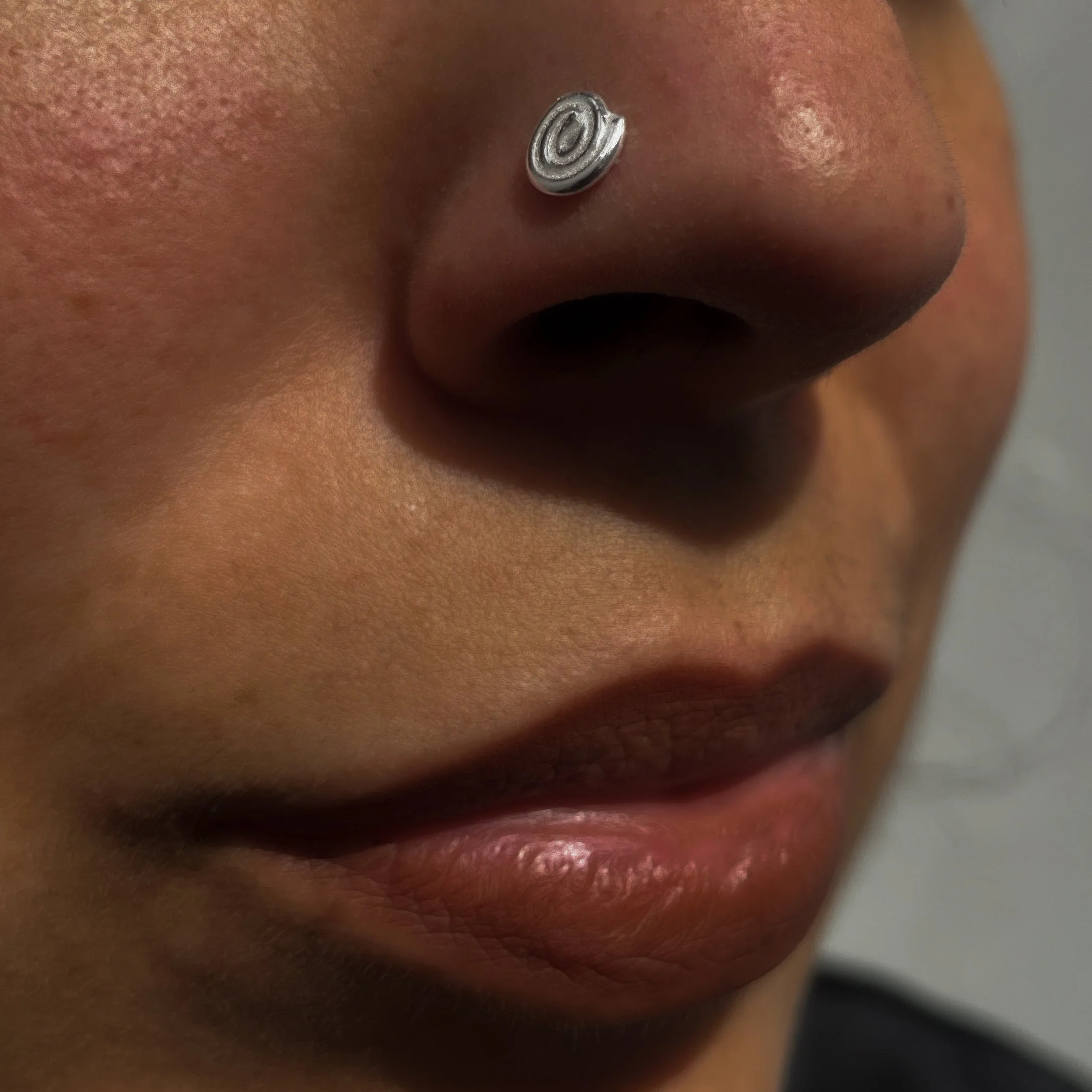 NOSE STUD SPIRAL 002
