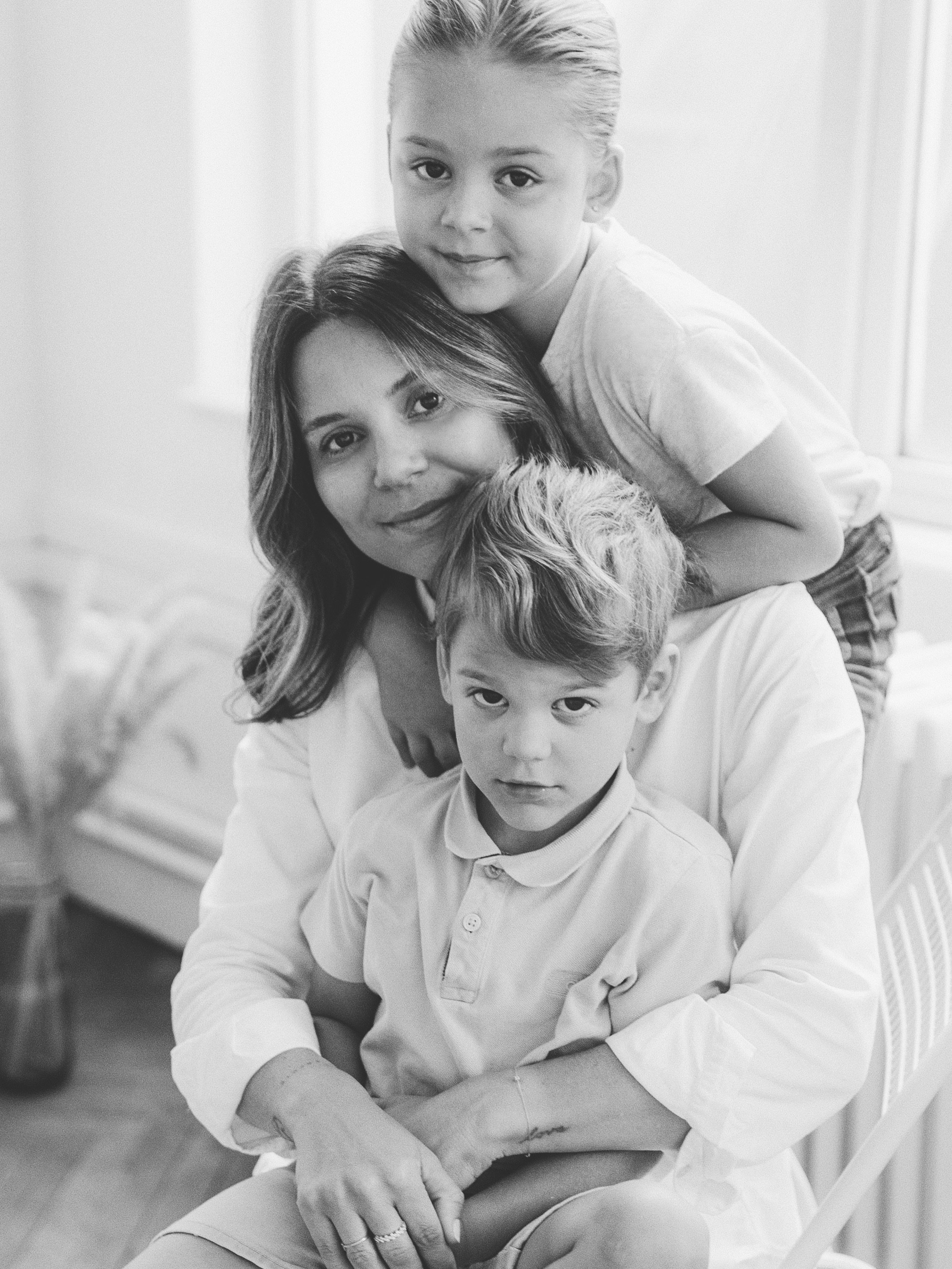 5 ans s&eacute;parent ces deux photos. 
M&ecirc;mes enfants, m&ecirc;me maman. Le m&ecirc;me sourire, aussi, et pourtant un monde entre ces deux clich&eacute;s que j&rsquo;aime tant.

Sur l&rsquo;une, cette maman ne sait pas encore ce qu&rsquo;elle v