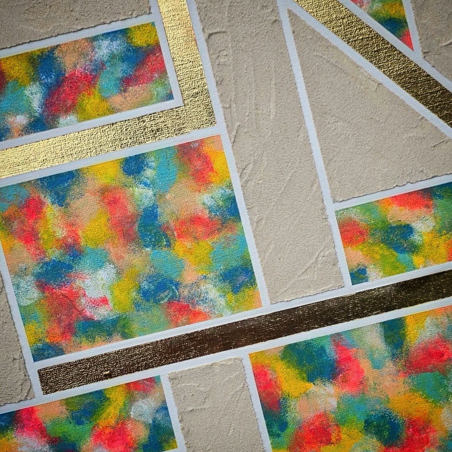 All about the bright colours this week! Must be something to do with the weather! ☔️
&bull;
Acrylic, textured paste &amp; gold leaf 🖼
&bull;
Next Exhibit....01-15 April 2026 at The Corsham Gallery
&bull;
#tombatesart #abstractart #contemporaryart #c