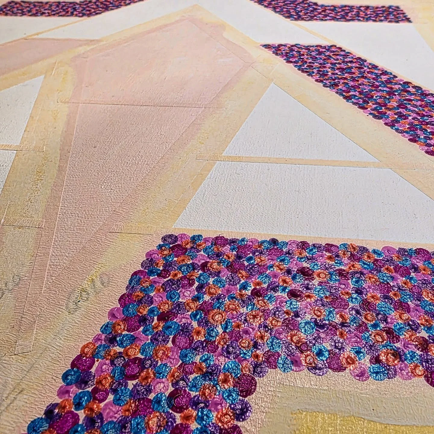 Metallic vibes with this new piece 😎
&bull;
Labour of love this one - very time consuming doing each individual spot, layer by layer ⏳️
&bull;
Next Exhibit....01-15 April 2026 at @thecorshamgallery
&bull;
#tombatesart #abstractart #contemporaryart #