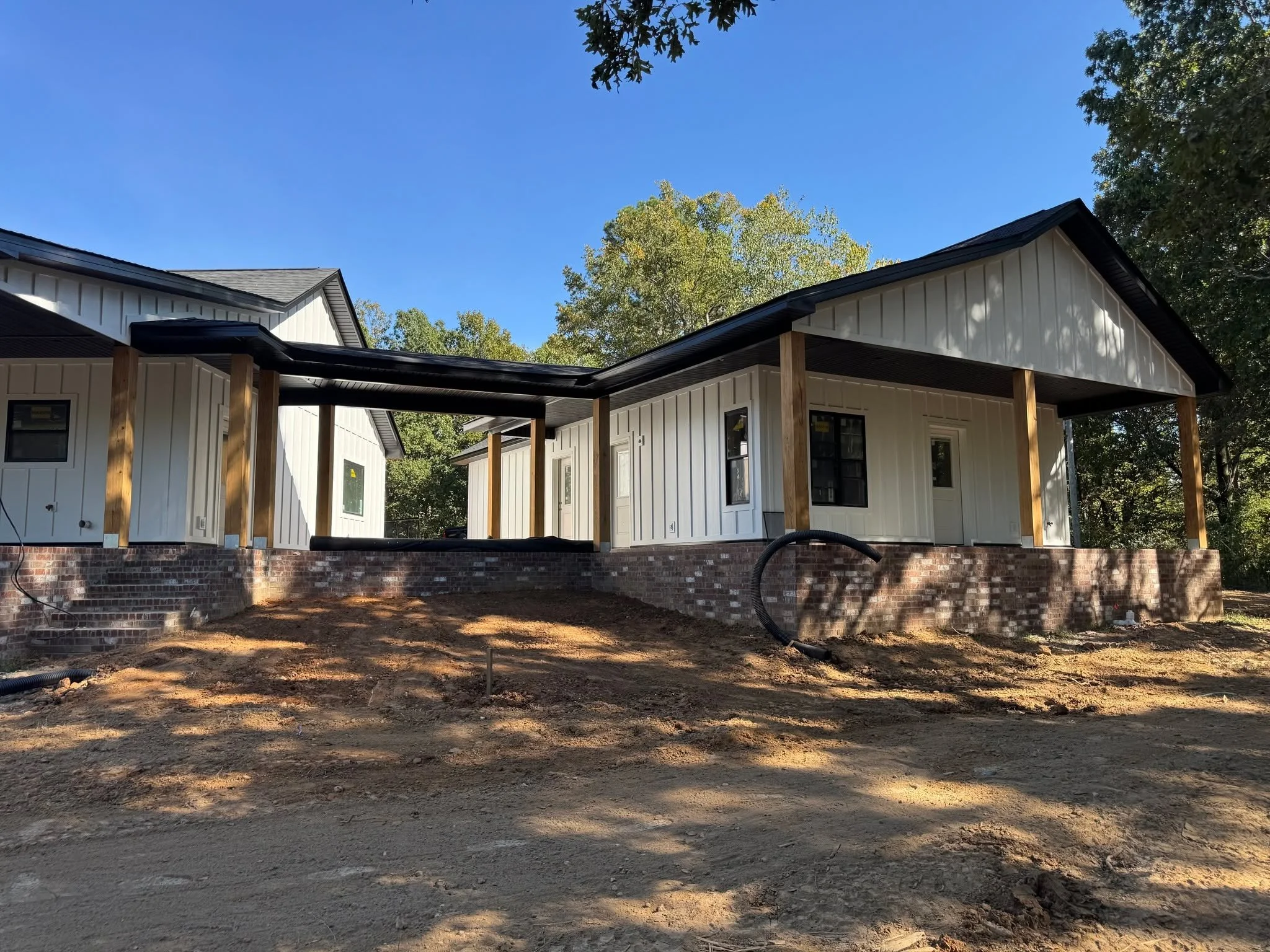 At Pine Hill Homes, we care a lot about dirt. Yes, dirt. We practice quality dirt grading so that you can rest assured that your home is structurally sound. Improper dirt grading can cause water to erode your landscapes and the structure of your home