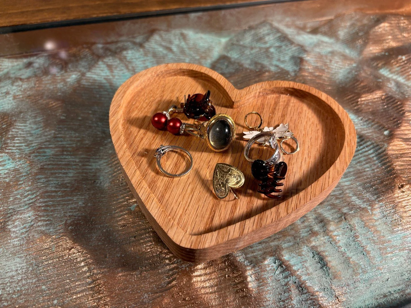 Happy Cyber Monday! Shop Topoform on Etsy and get 25% off all items until December 2nd. Etsy shop link in our bio. Thanks for shopping local artisan gifts! 

#handmade #woodworking #christmas #holiday #gifts