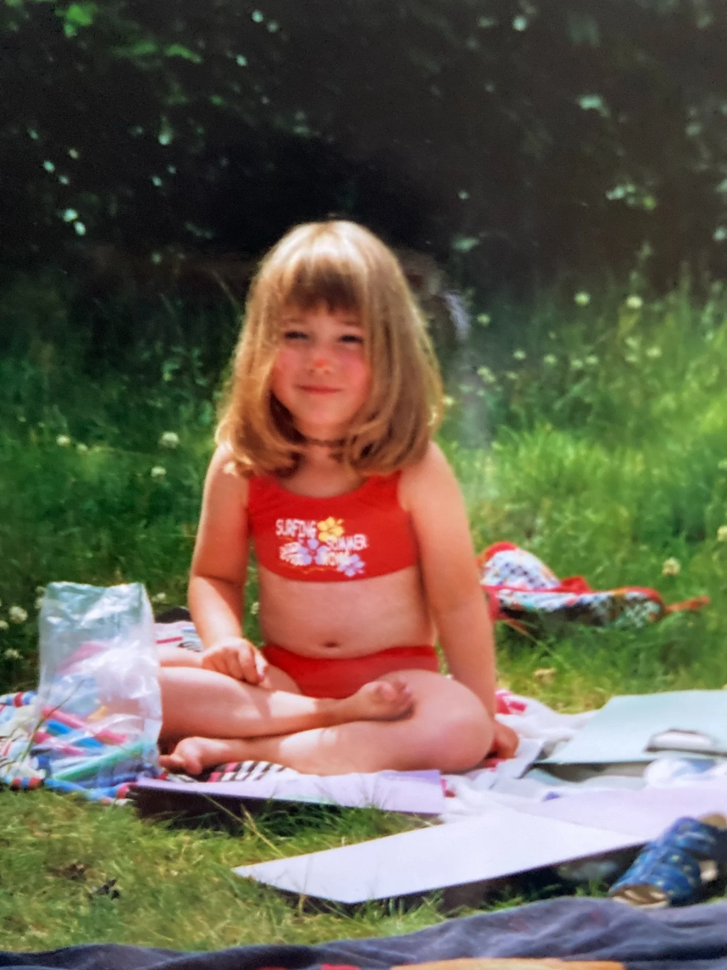 What has changed? I still like choker necklaces and colouring 🥹

#throwback #illustrator #coloredpencils