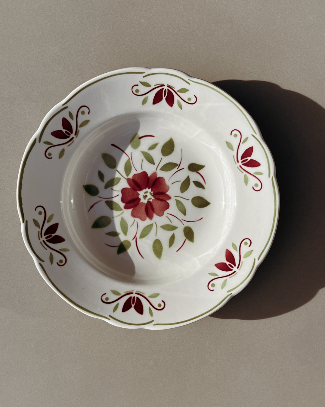 Assiettes creuses fleuries - 6 pièces