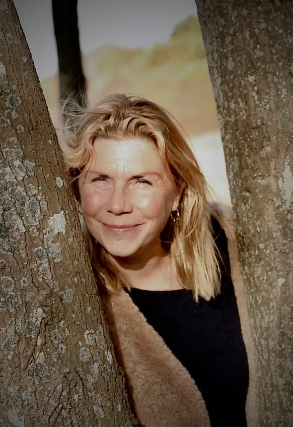 Kvinna med sol ansiktet