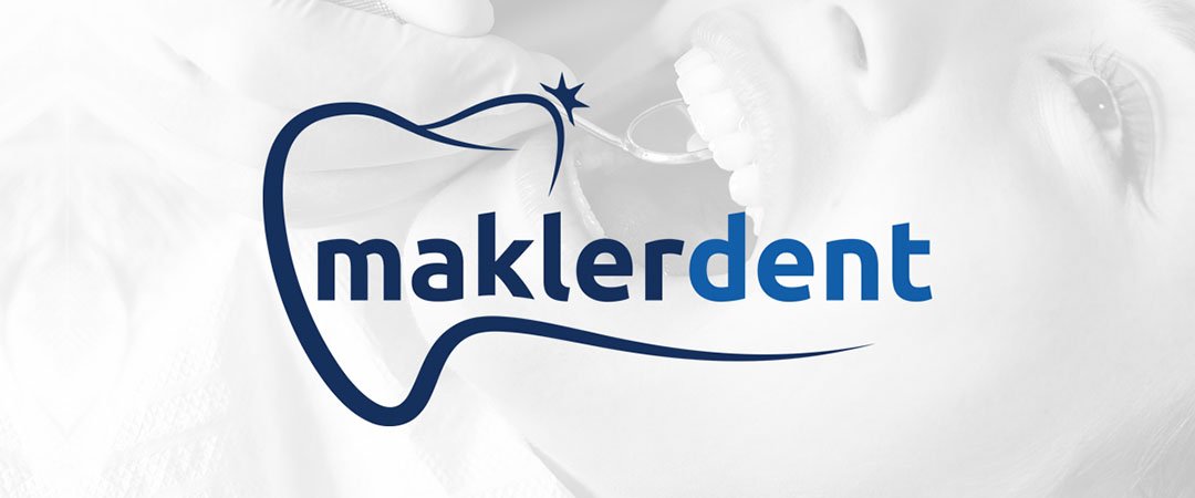 Foto mit dem maklerDent Logo im Vordergrund