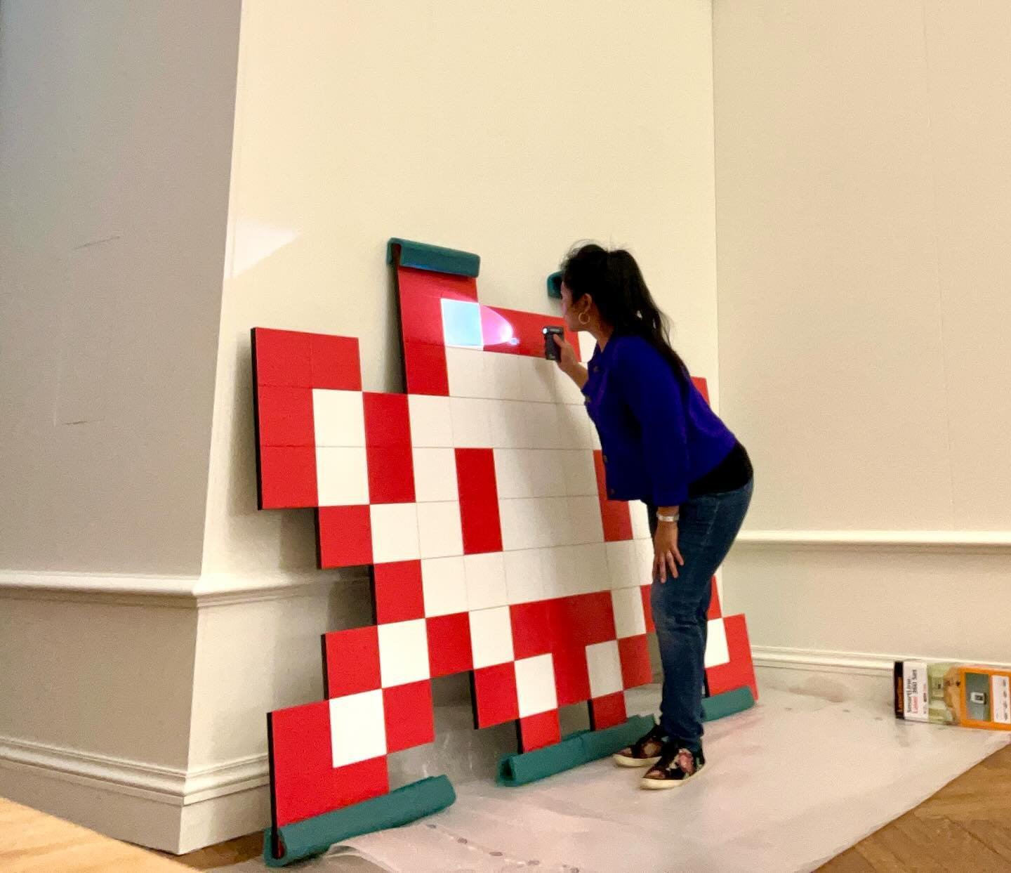 📍Le Petit Palais propose depuis juin une expo temporaire d&rsquo;&oelig;uvres r&eacute;alis&eacute;es par des street-artists de diff&eacute;rents horizons, s&eacute;lection qui met &agrave; l&rsquo;honneur le travail de Seth, Inti, Invader, Saner, B