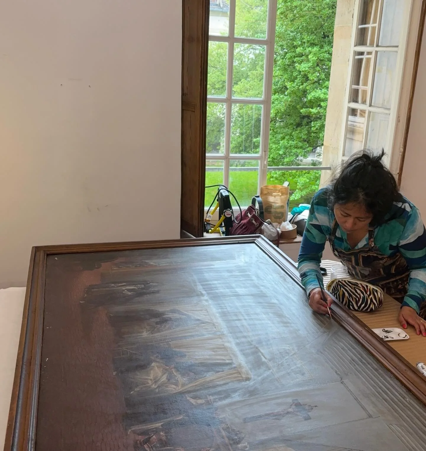 🖼️ En ce d&eacute;but de printemps, poursuite et fin prochaine de la restauration in situ du tableau &laquo;&nbsp;Carm&eacute;lites &agrave; l&rsquo;infirmerie&nbsp;&raquo; de Guillot (XVIIIe s.), visible lors de la future exposition Croire et gu&ea