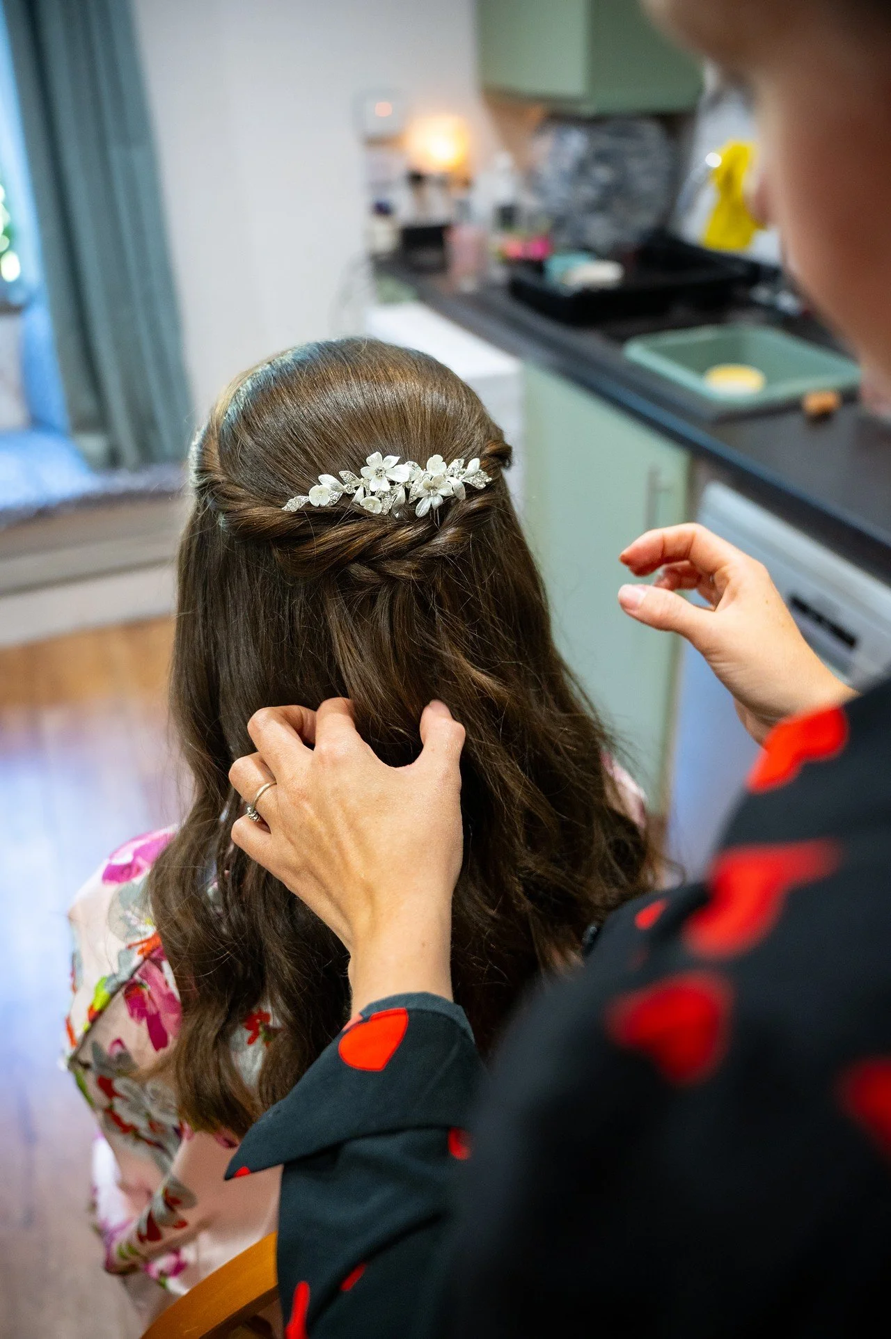 Styling shot of perfecting this beautiful half up , half down style