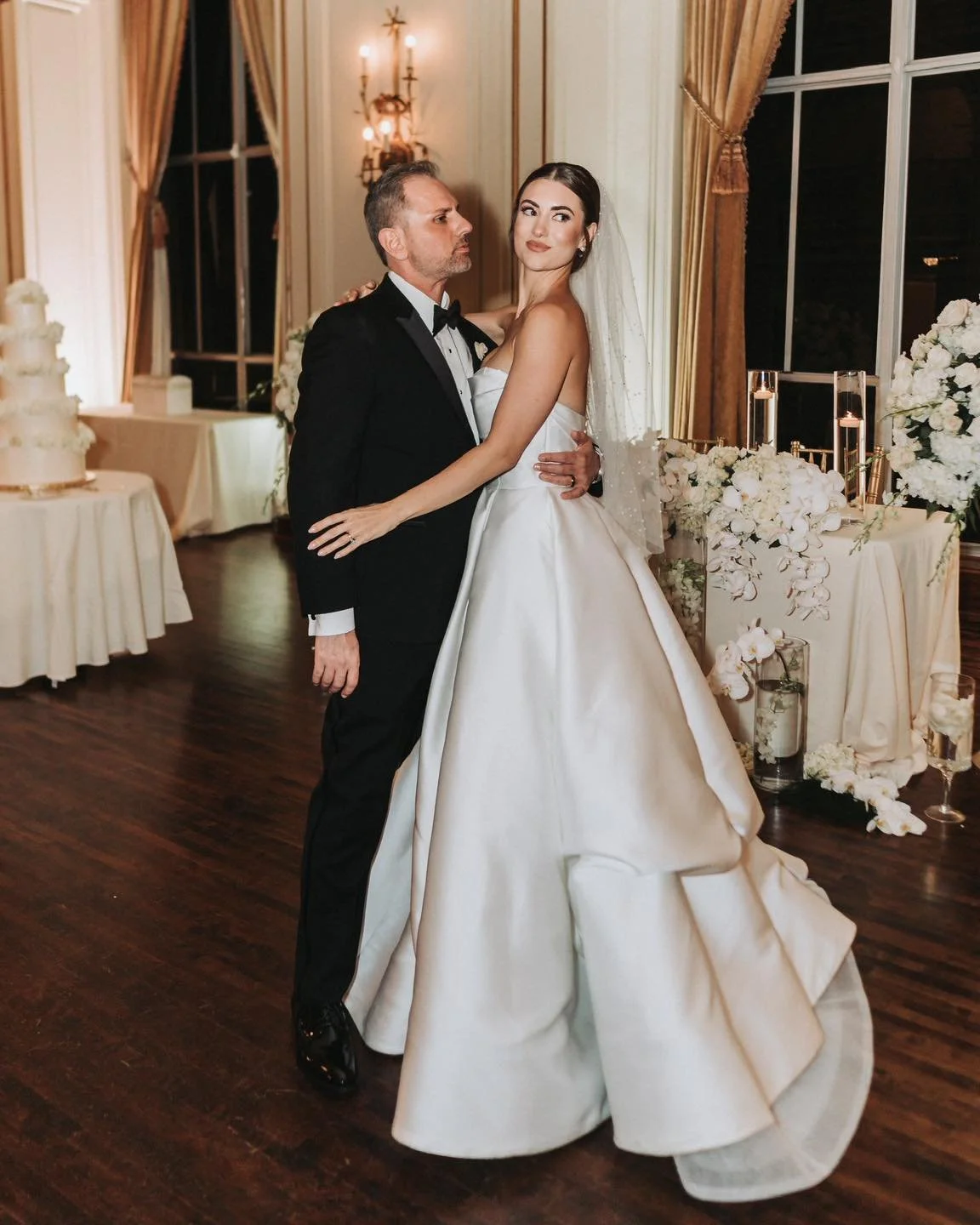 Odai + Tiffany ❤️
.
.
.

#michiganwedding#michiganweddingphotographer #detroitwedding #detroitweddingphotographer #metrodetroitweddingphotographer #metrodetroitwedding #annarborwedding #annarborweddingphotographer