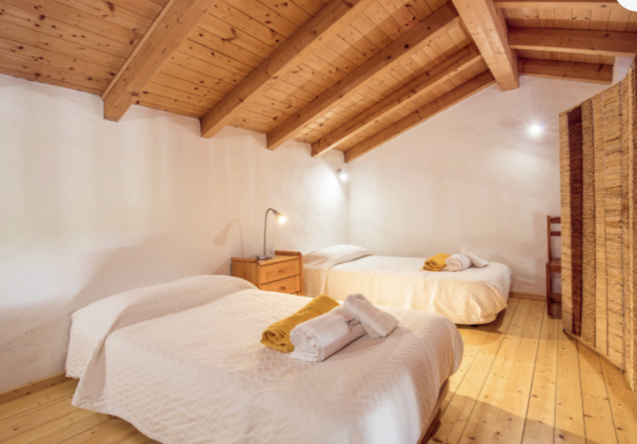 A cosy hotel twin bedroom