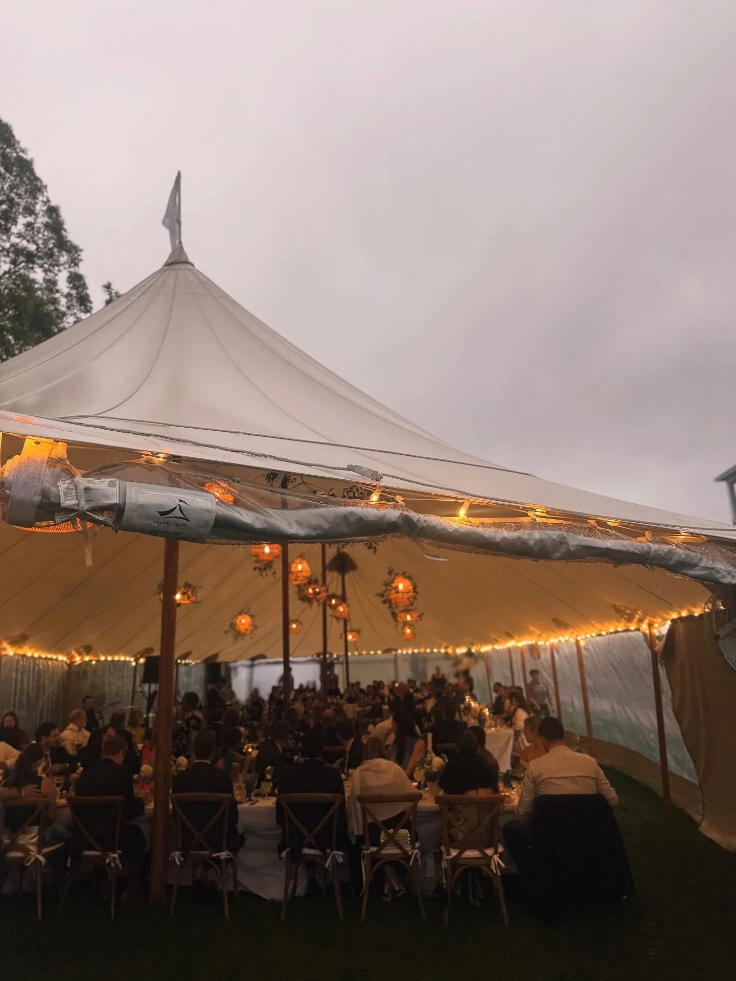The rain didn&rsquo;t stop the shine ✨

What a day celebrating Anna + Omar with an incredible crew! 

Planner: @confetti.and.cocktailsevents 
Venue + Catering: @innbythesea.maine 
Dessert: @bigfish_cakestudio 
Floral: @stalkandpistil 
Photographer: @
